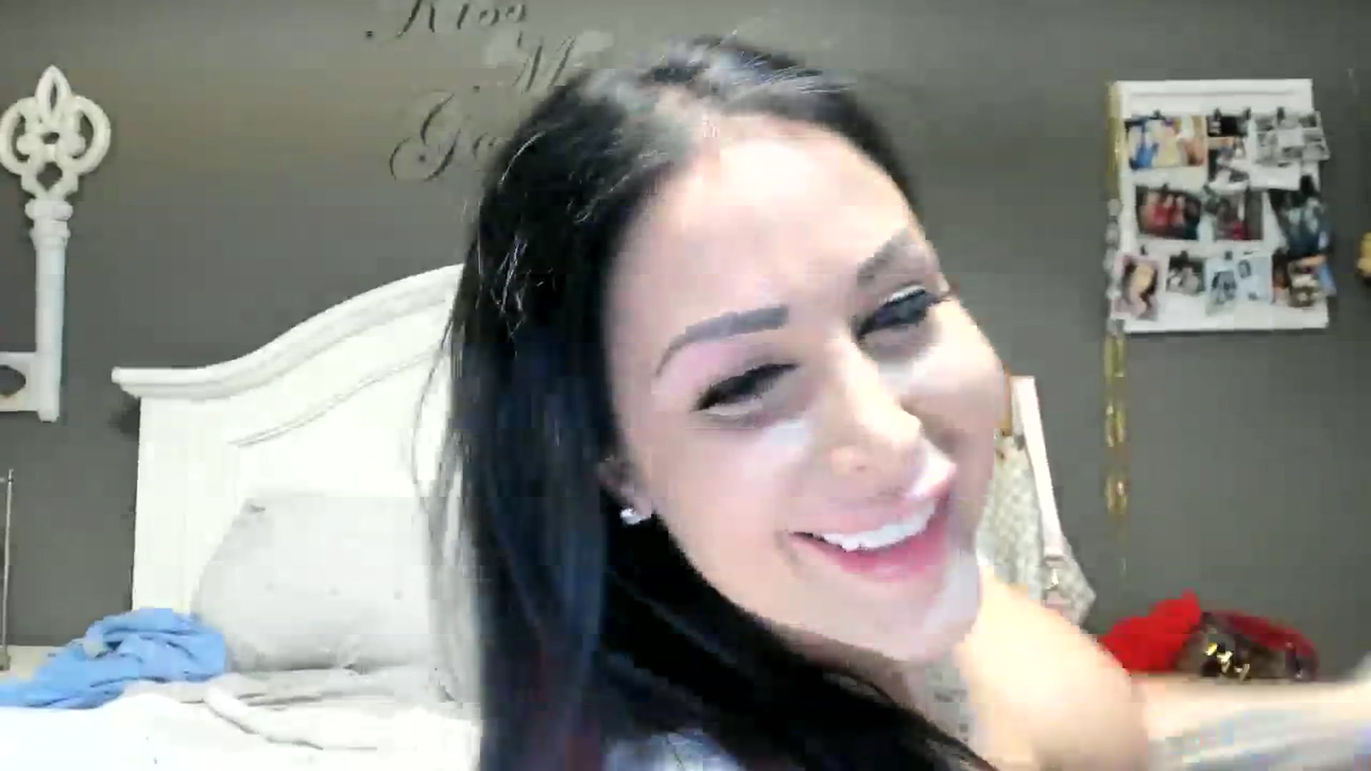Gallery image thumbnail from AleahJasmine's myfreecams stream on, 02/19/2024, 24:22 image 11 of 20