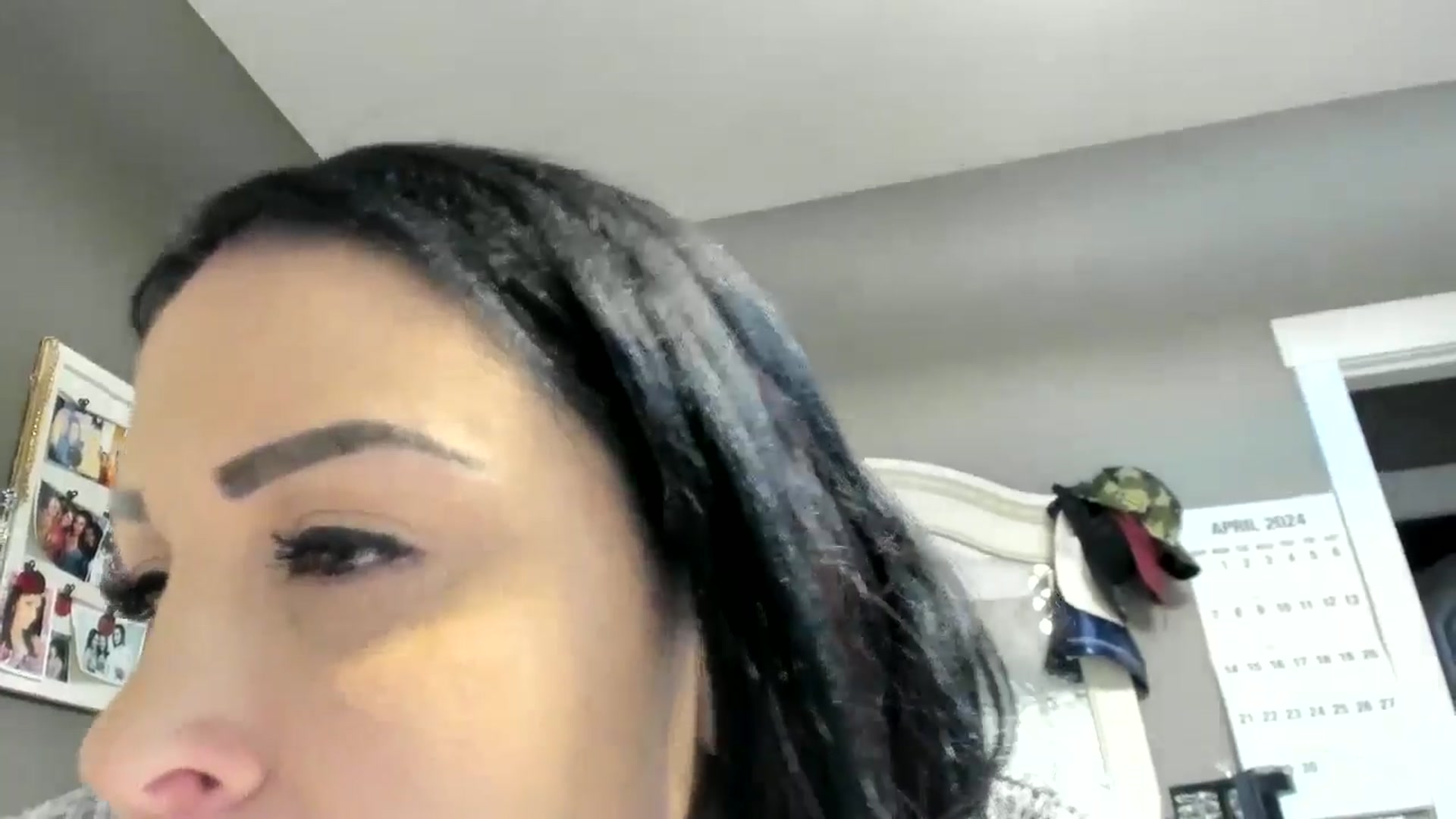 Gallery image thumbnail from AleahJasmine's myfreecams stream on, 04/19/2024, 21:08 image 4 of 20