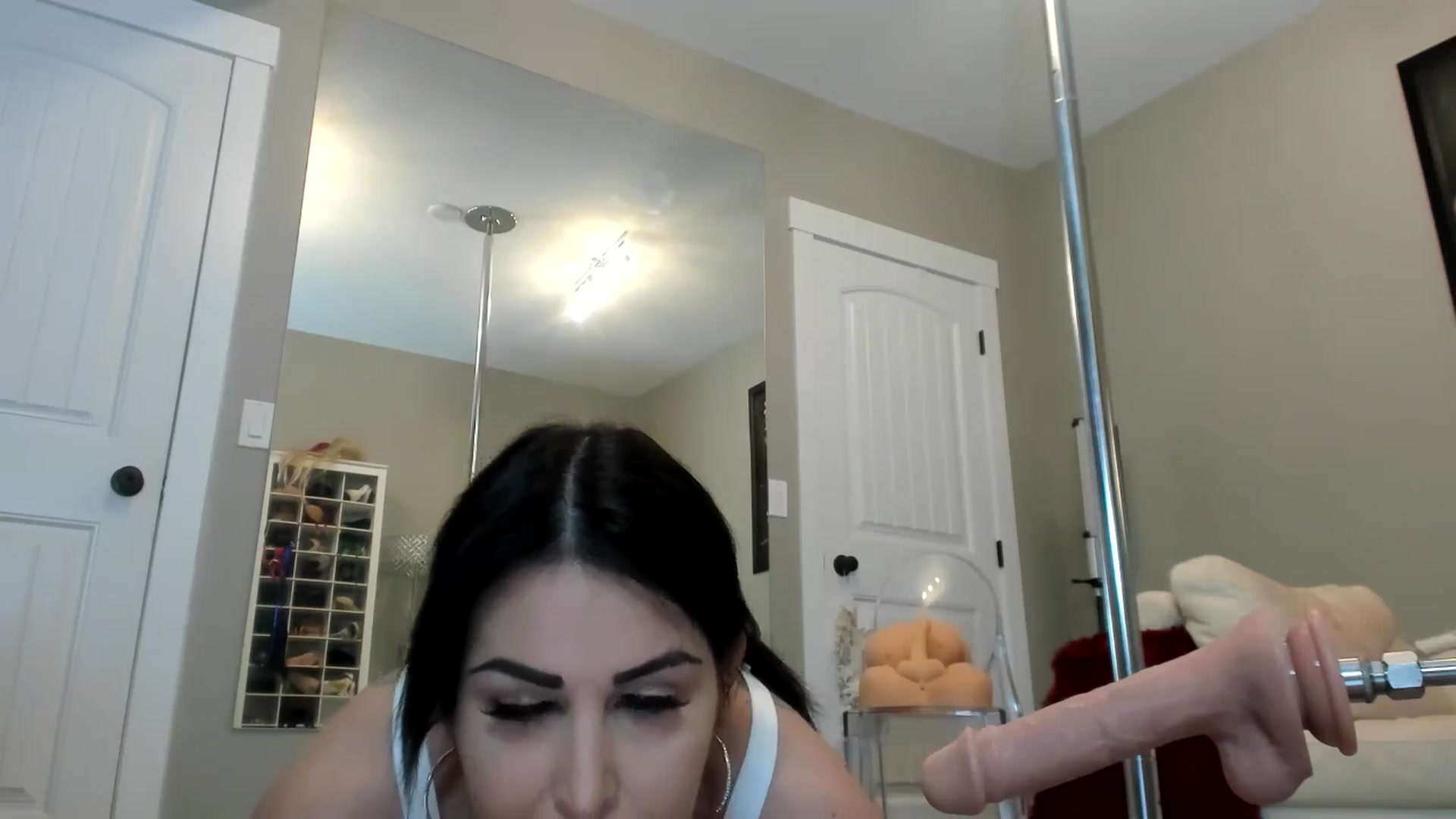 Gallery image thumbnail from AleahJasmine's myfreecams stream on, 05/30/2025, 23:31 image 20 of 20