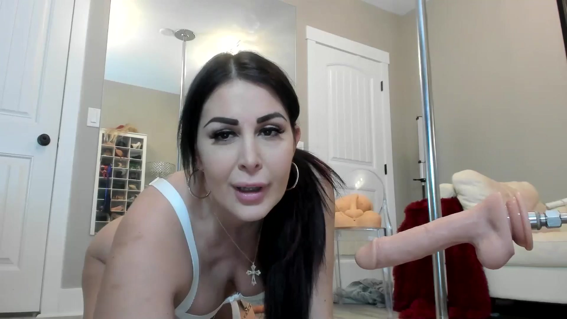 Gallery image thumbnail from AleahJasmine's myfreecams stream on, 05/30/2025, 23:31 image 7 of 20