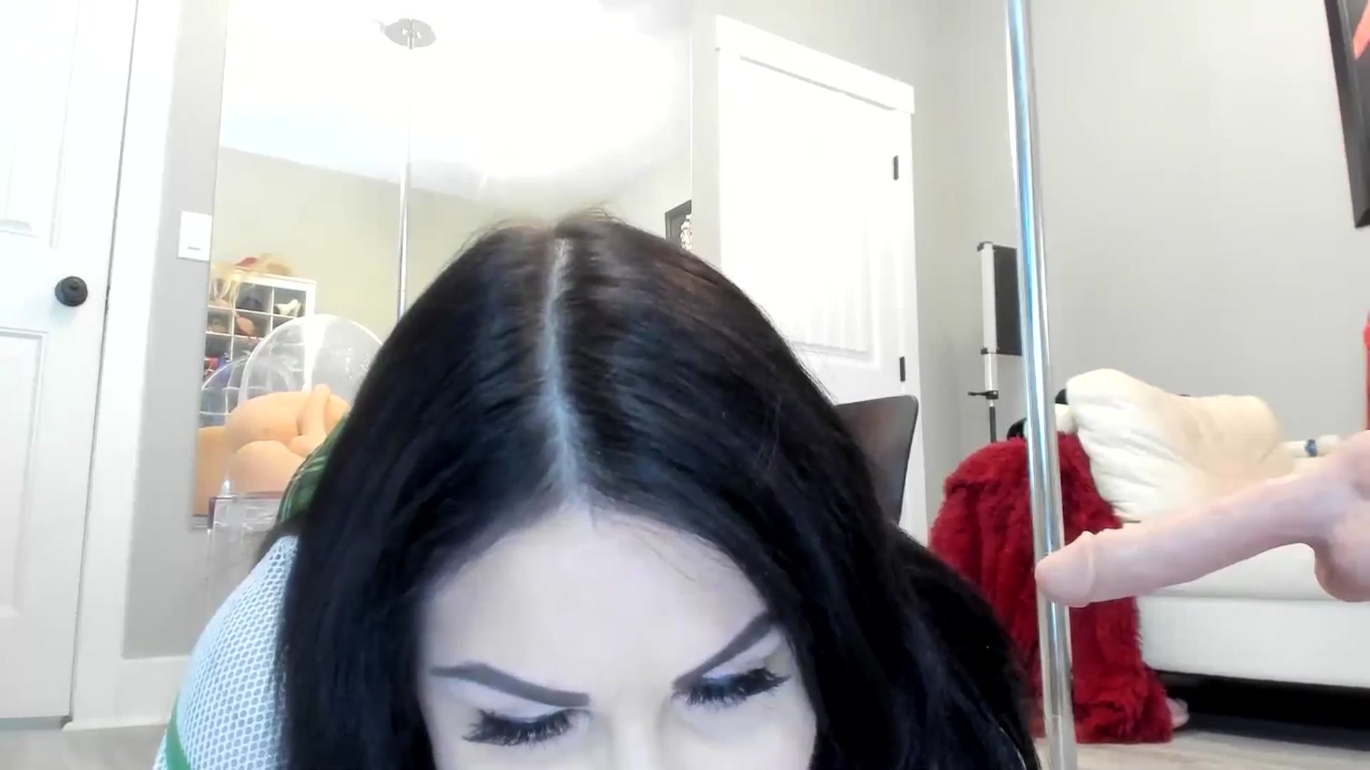 Gallery image thumbnail from AleahJasmine's myfreecams stream on, 06/01/2025, 20:31 image 19 of 20