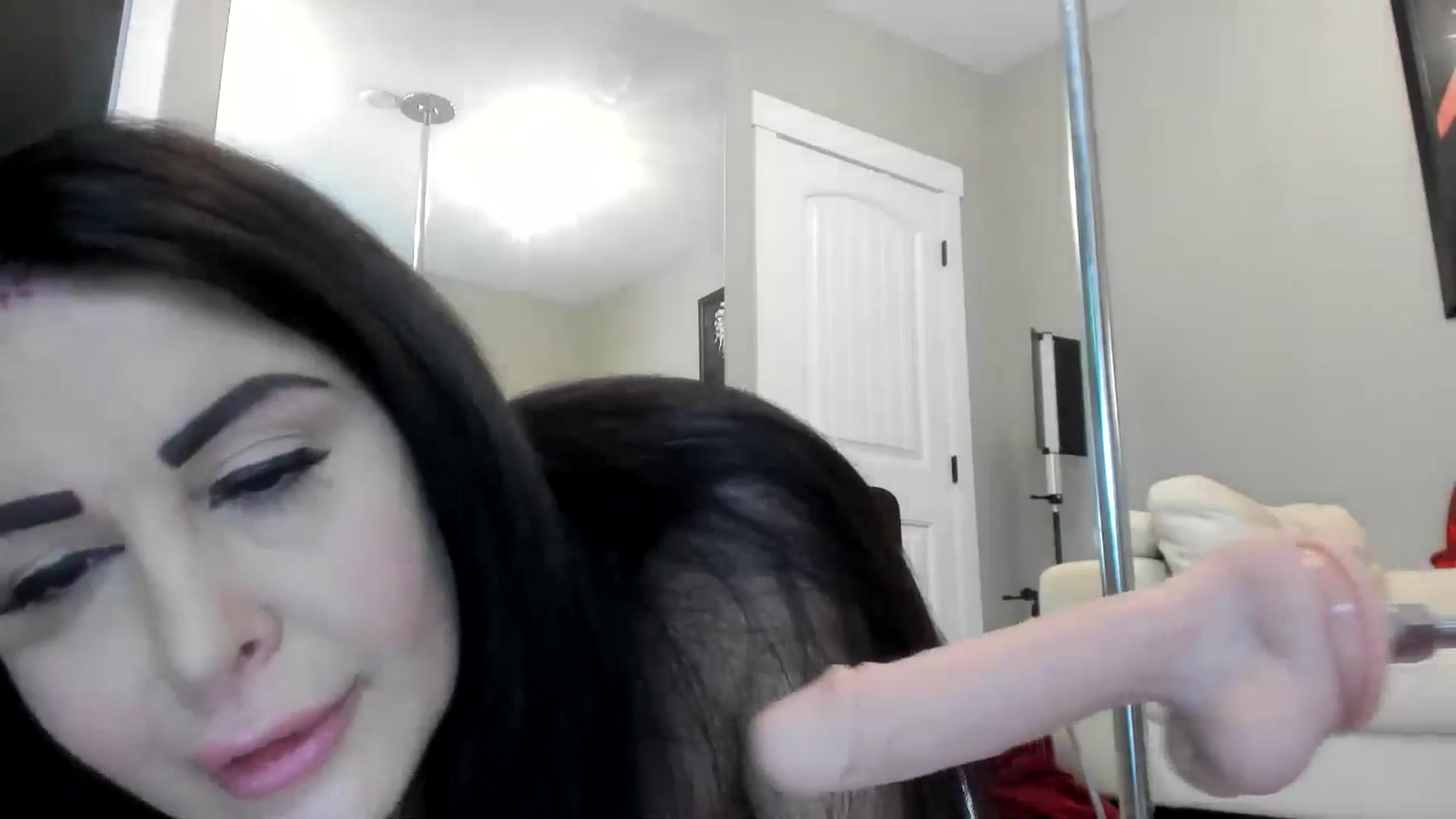 Gallery image thumbnail from AleahJasmine's myfreecams stream on, 06/21/2025, 02:14 image 19 of 20