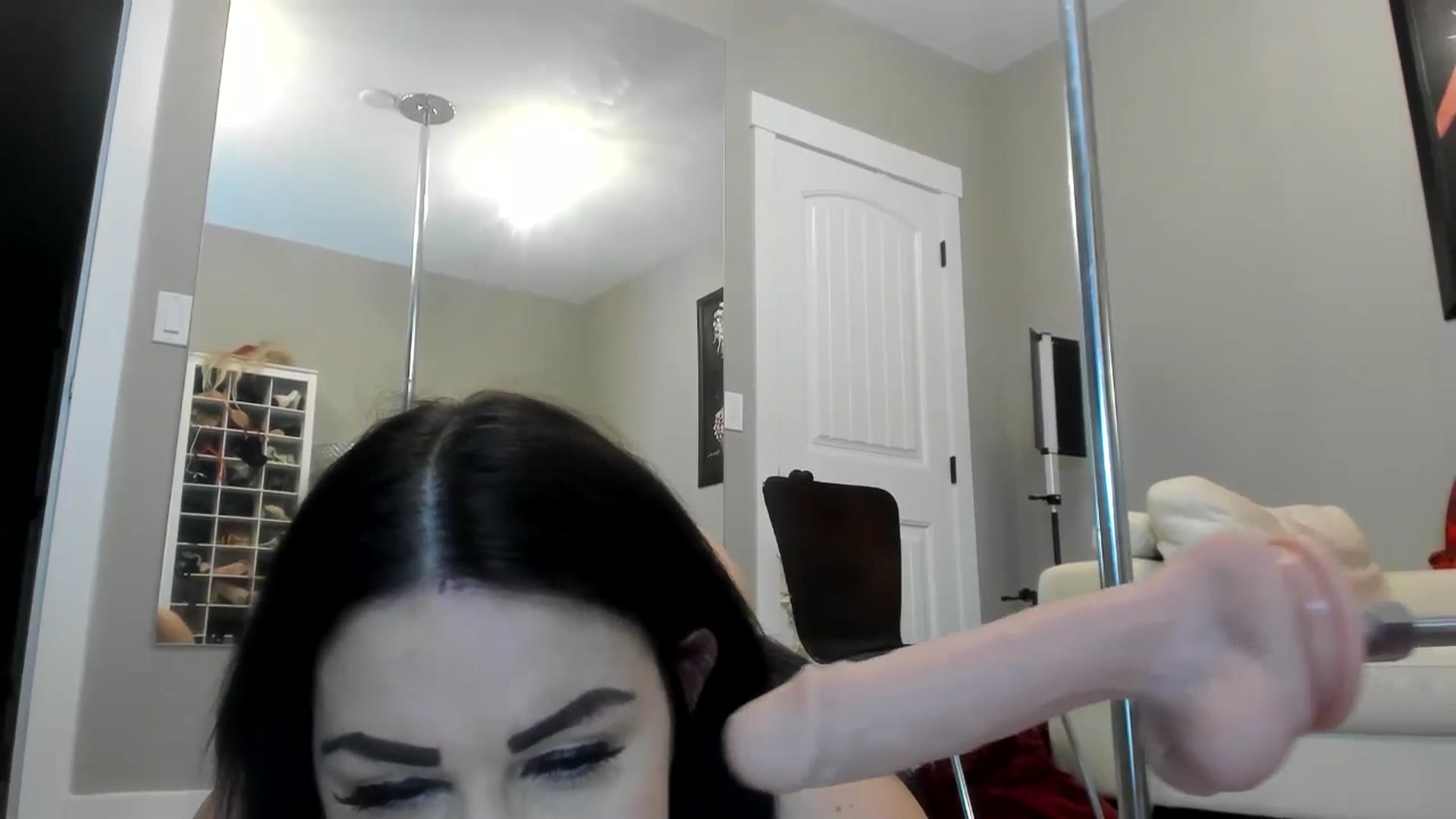 Gallery image thumbnail from AleahJasmine's myfreecams stream on, 06/21/2025, 02:14 image 18 of 20