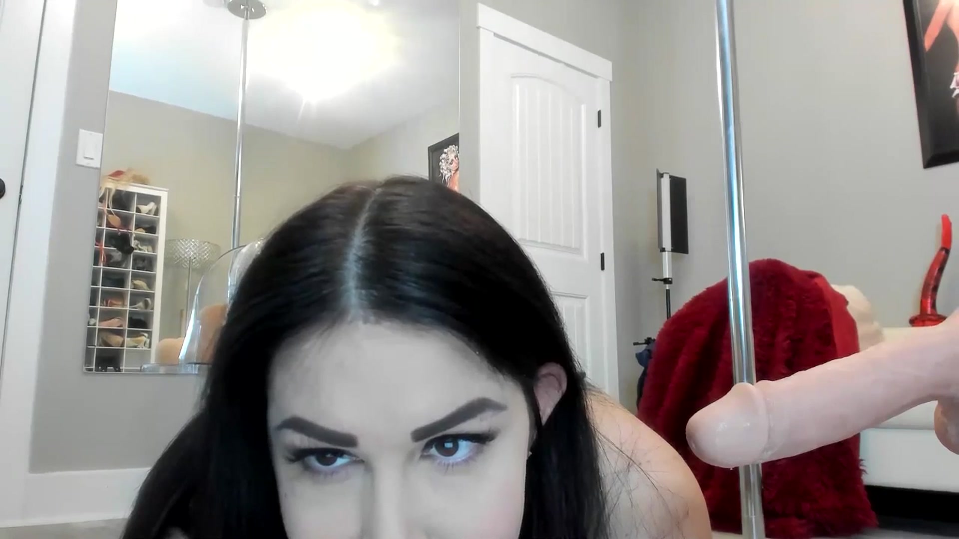 Gallery image thumbnail from AleahJasmine's myfreecams stream on, 06/22/2025, 23:37 image 7 of 20