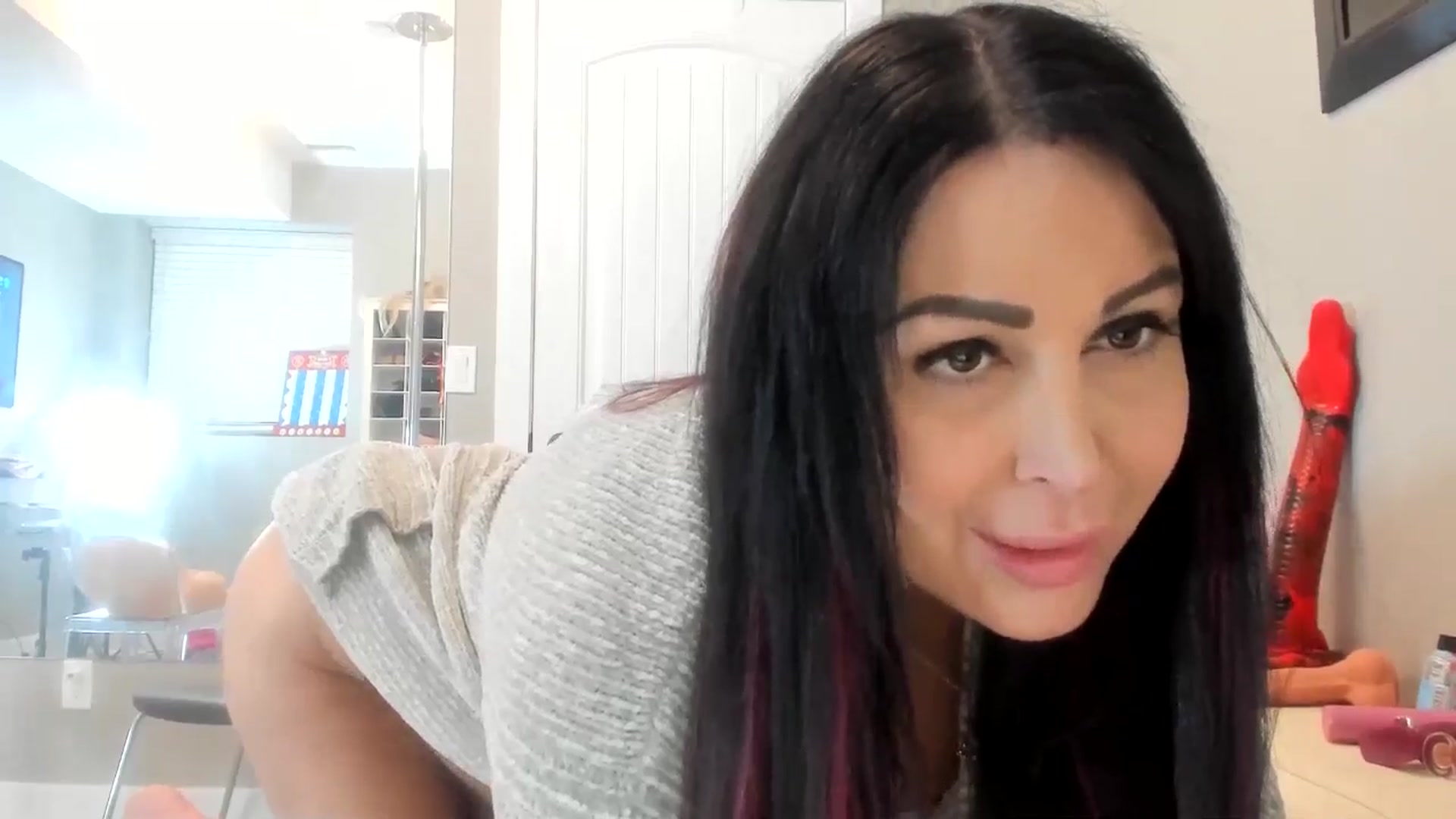 Gallery image thumbnail from AleahJasmine's myfreecams stream on, 09/25/2025, 04:43 image 2 of 20