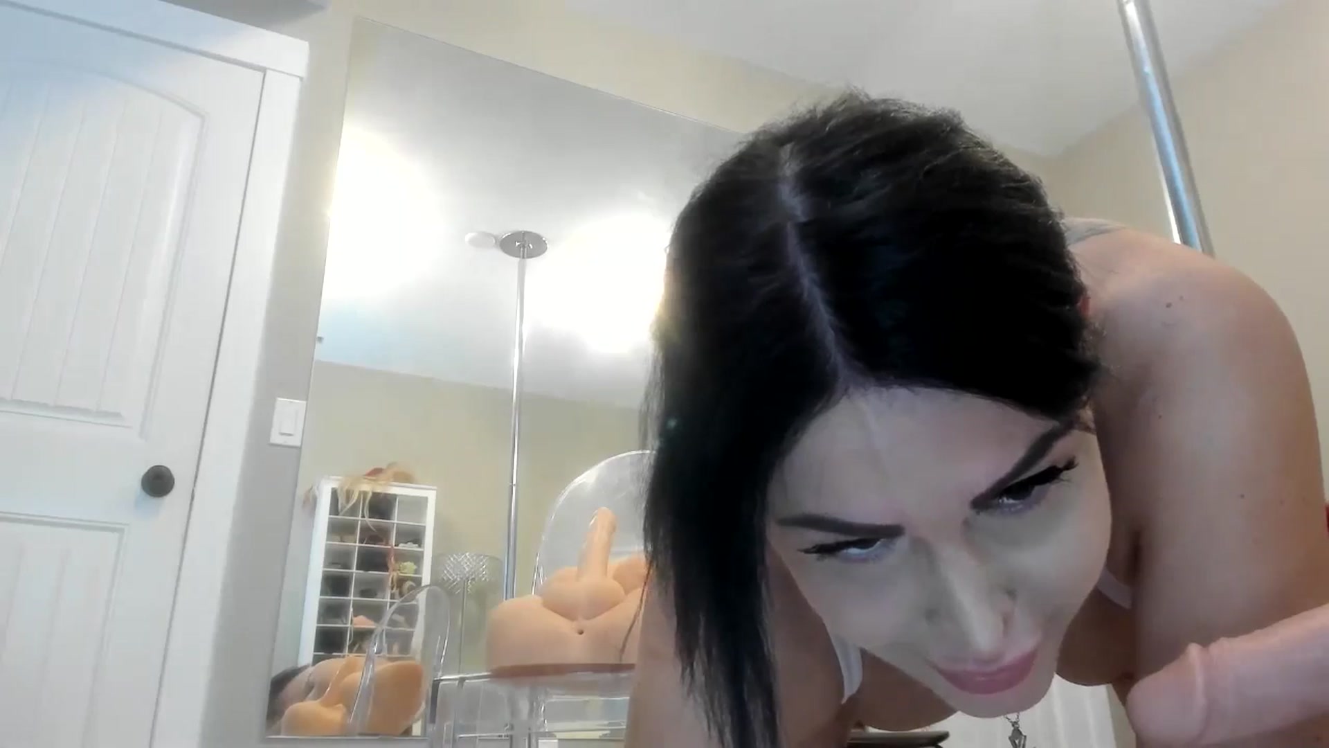 Gallery image thumbnail from AleahJasmine's myfreecams stream on, 10/02/2025, 18:36 image 15 of 20