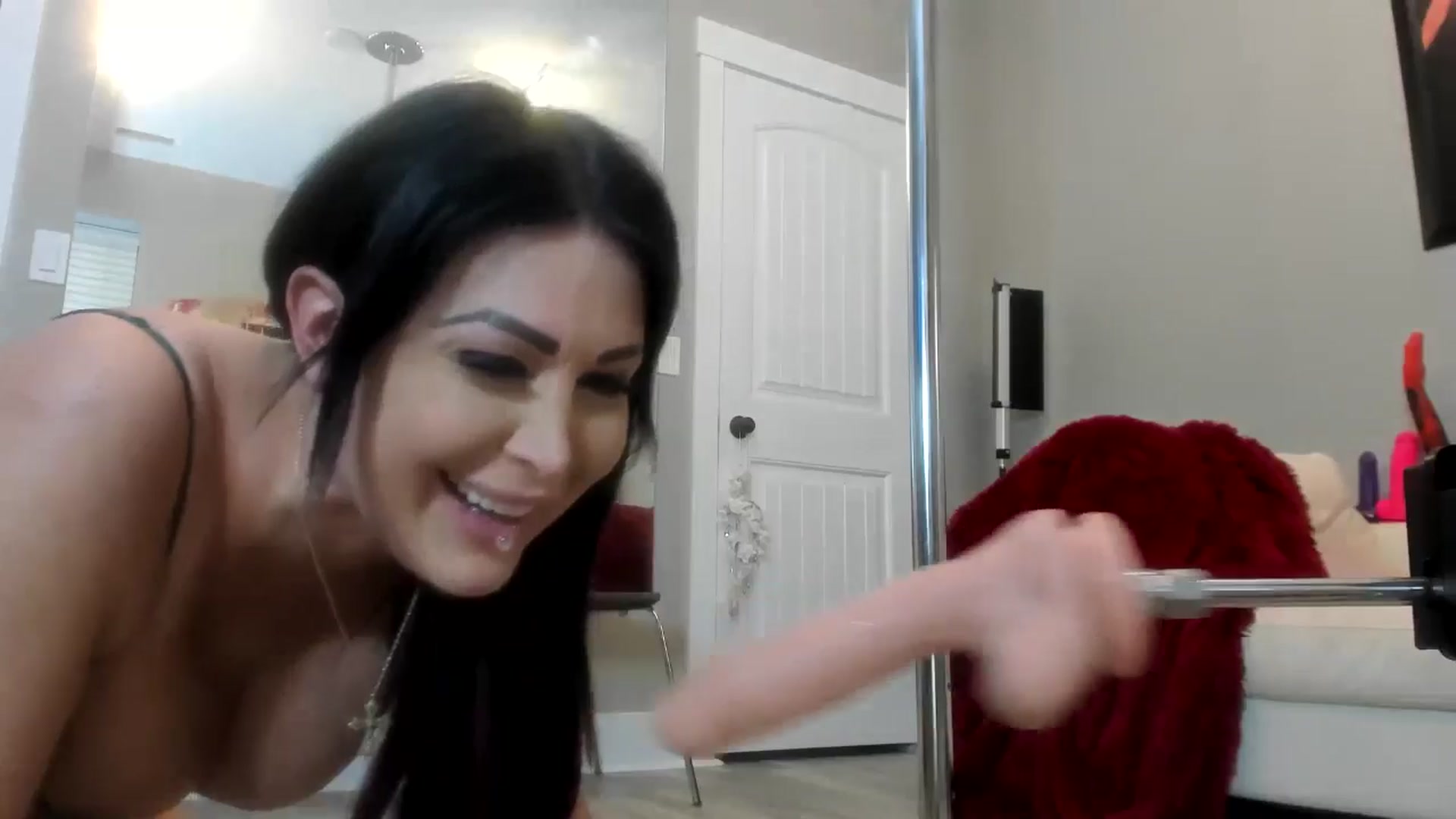 Gallery image thumbnail from AleahJasmine's myfreecams stream on, 11/09/2025, 15:23 image 3 of 20