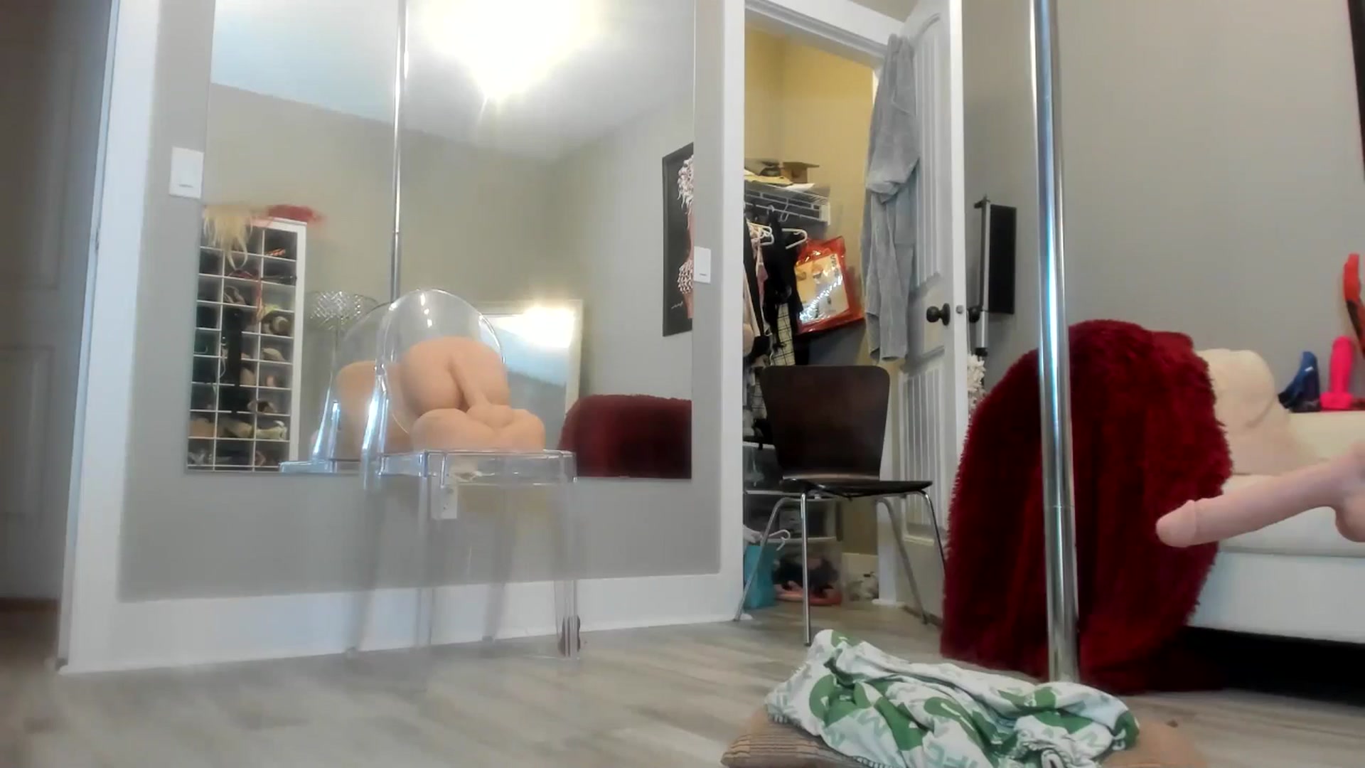 Gallery image thumbnail from AleahJasmine's myfreecams stream on, 12/10/2025, 03:08 image 15 of 20