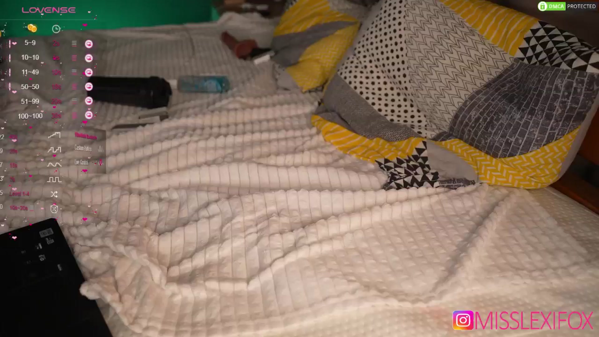 Gallery image thumbnail from AlecsaFox's myfreecams stream on, 10/02/2024, 23:16 image 14 of 20