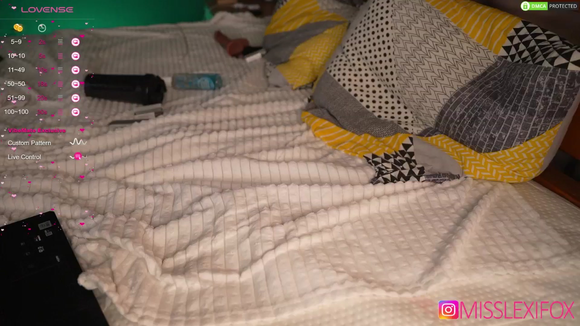 Gallery image thumbnail from AlecsaFox's myfreecams stream on, 10/02/2024, 23:16 image 13 of 20