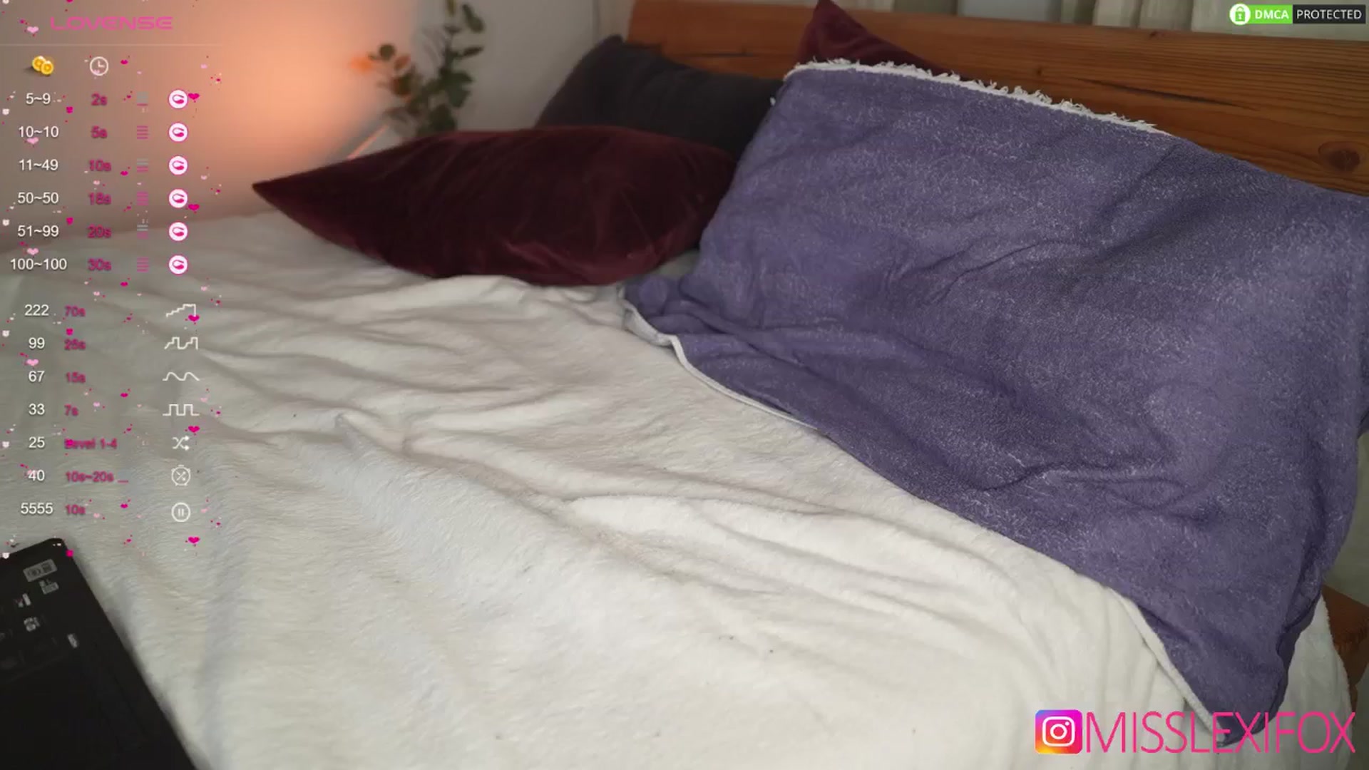 Gallery image thumbnail from AlecsaFox's myfreecams stream on, 11/17/2024, 18:19 image 19 of 20