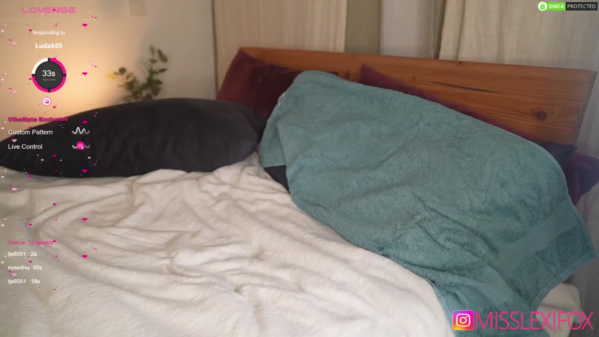 Gallery image thumbnail from AlecsaFox's myfreecams stream on, 12/01/2024, 14:52 image 17 of 20