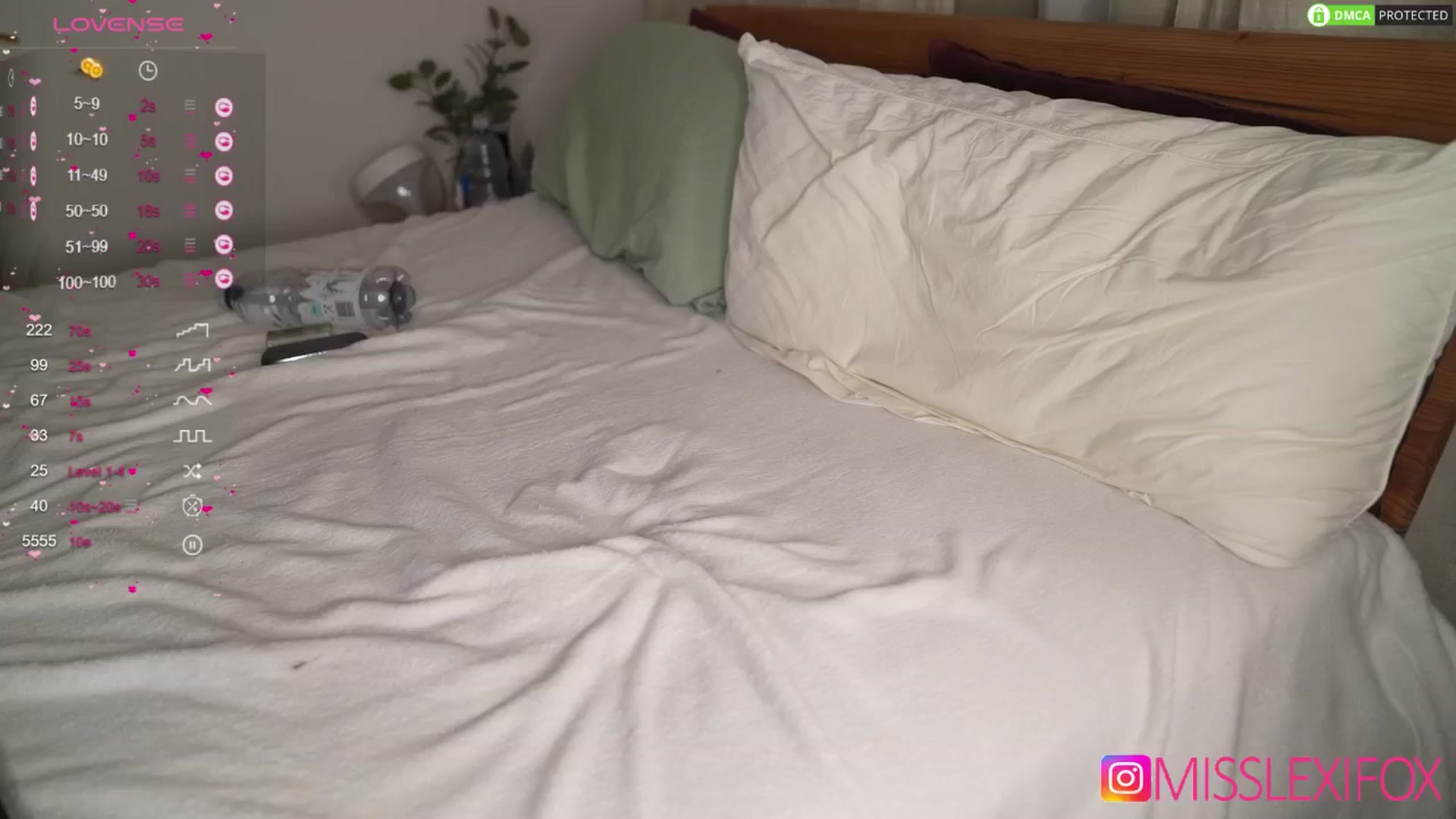 Gallery image thumbnail from AlecsaFox's myfreecams stream on, 12/15/2024, 19:16 image 11 of 20