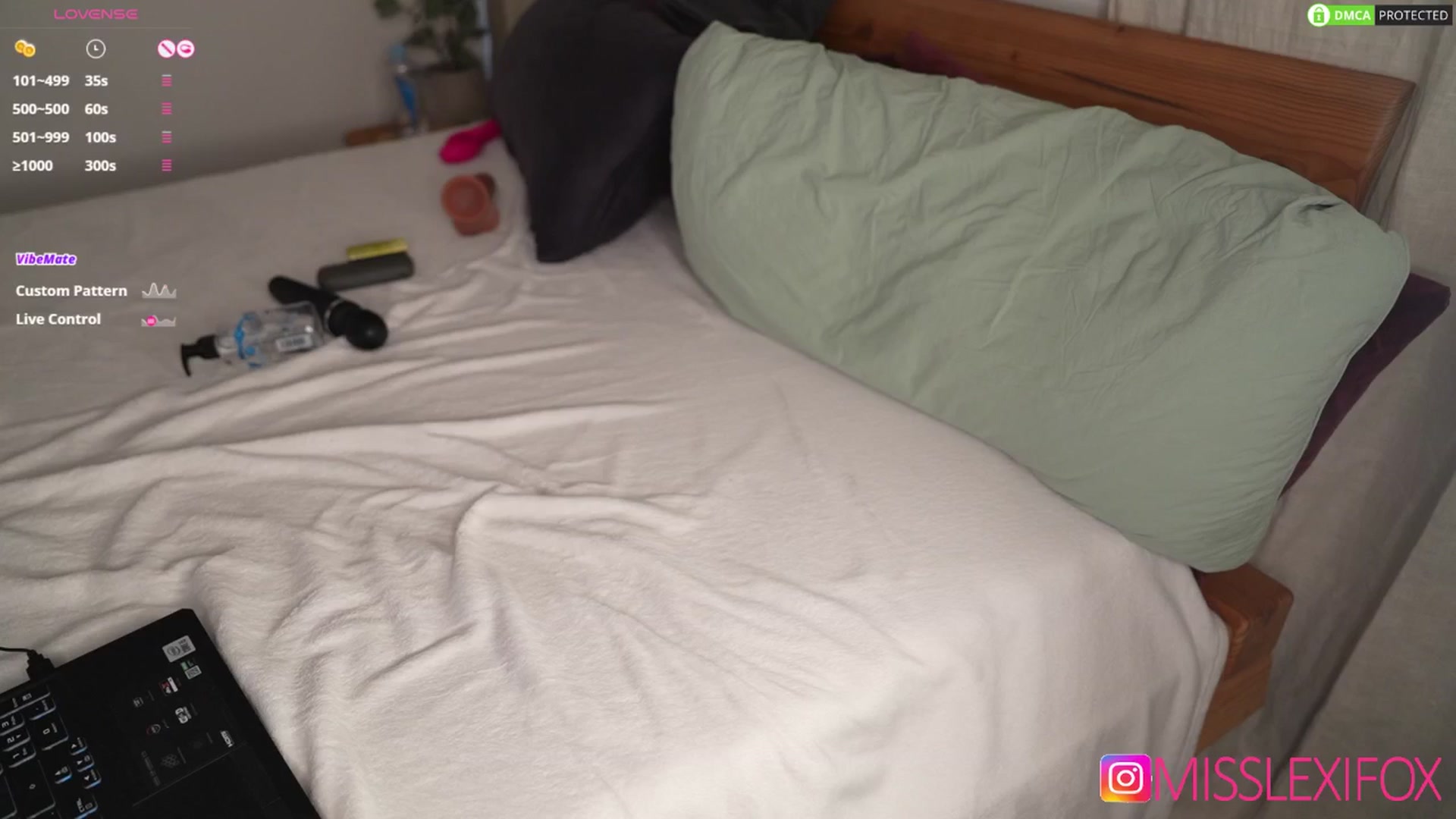 Gallery image thumbnail from AlecsaFox's myfreecams stream on, 04/25/2025, 11:01 image 12 of 20