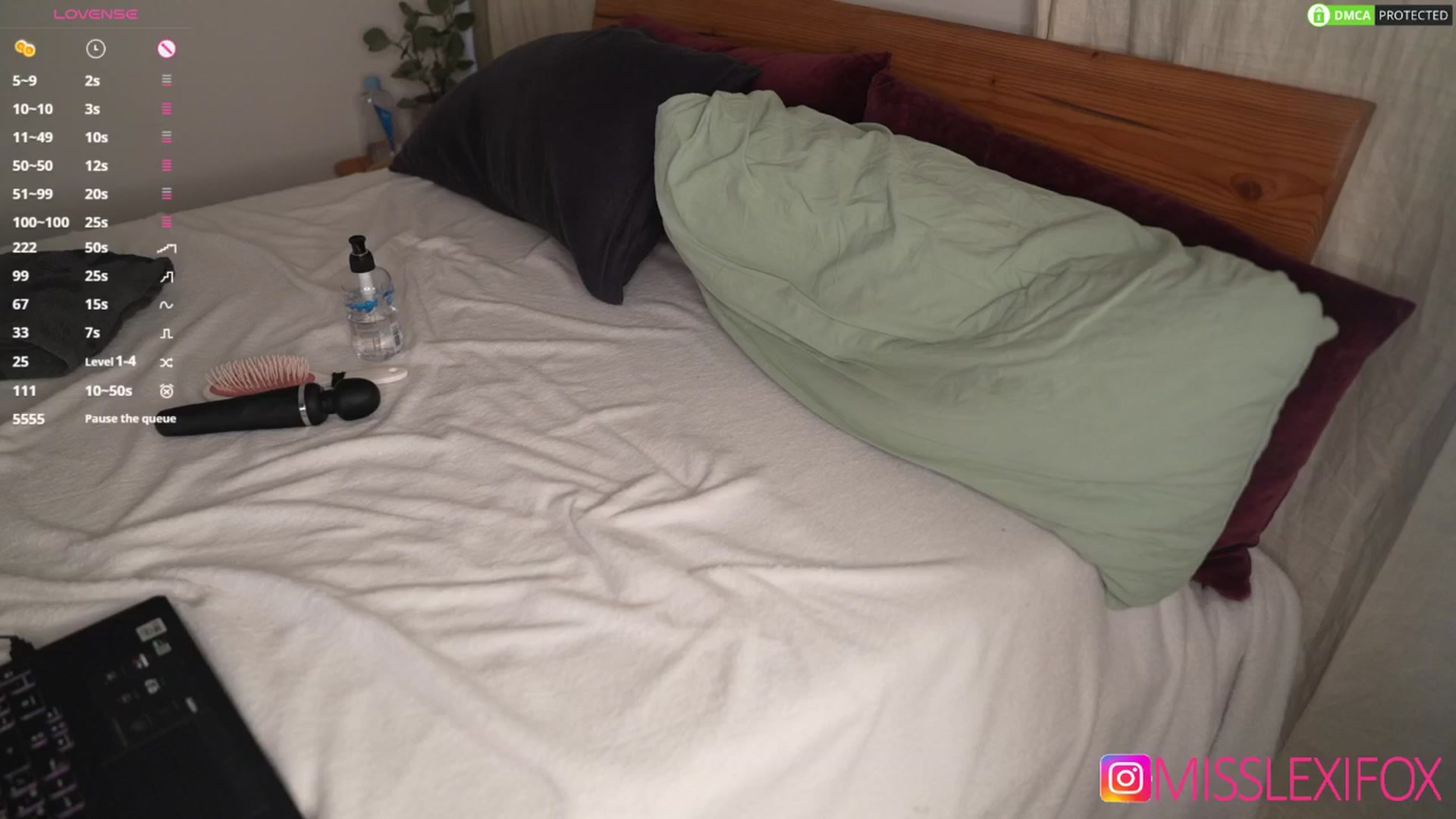 Gallery image thumbnail from AlecsaFox's myfreecams stream on, 04/27/2025, 13:13 image 3 of 20