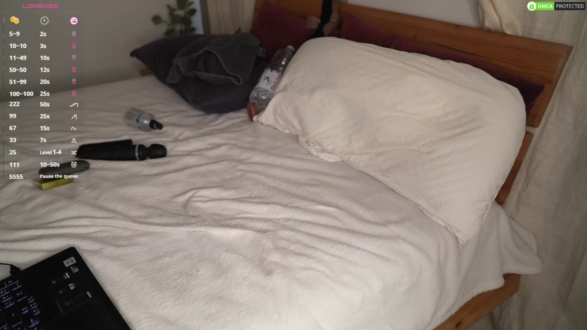Gallery image thumbnail from AlecsaFox's myfreecams stream on, 05/18/2025, 13:59 image 1 of 20