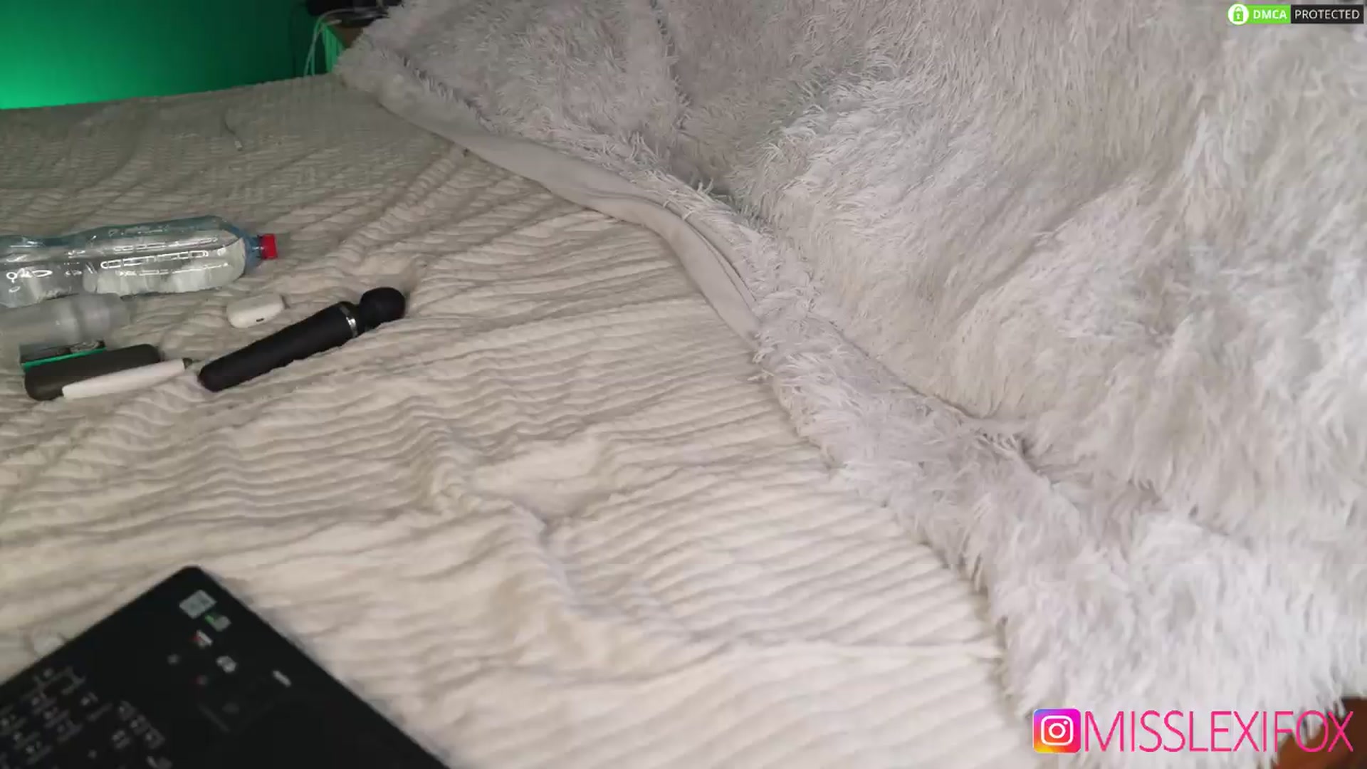 Gallery image thumbnail from AlecsaFox's myfreecams stream on, 06/24/2026, 16:33 image 14 of 20
