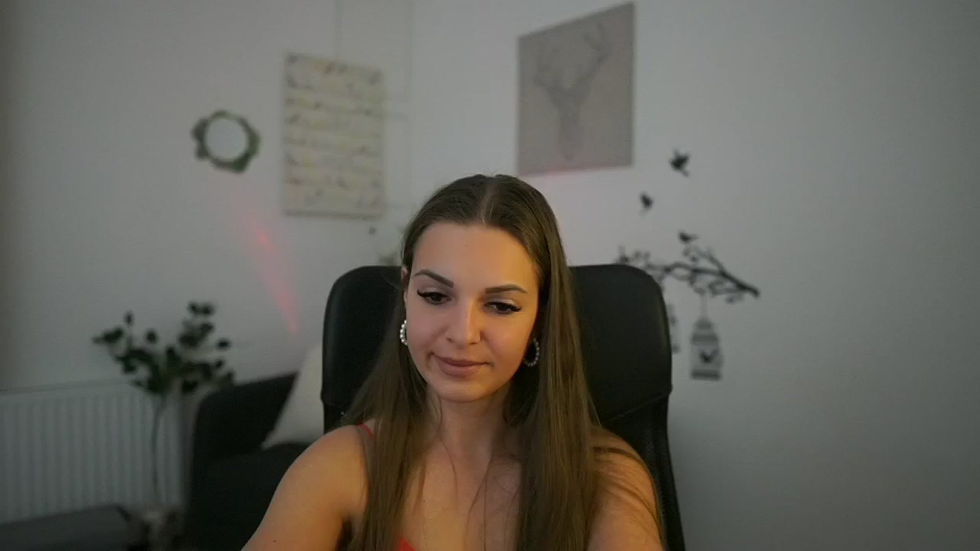 Gallery image thumbnail from Alecsa_Fox's myfreecams stream on, 04/27/2025, 20:22 image 8 of 20