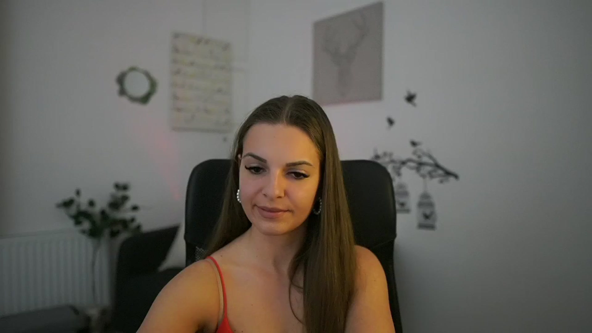 Gallery image thumbnail from Alecsa_Fox's myfreecams stream on, 04/27/2025, 20:22 image 17 of 20