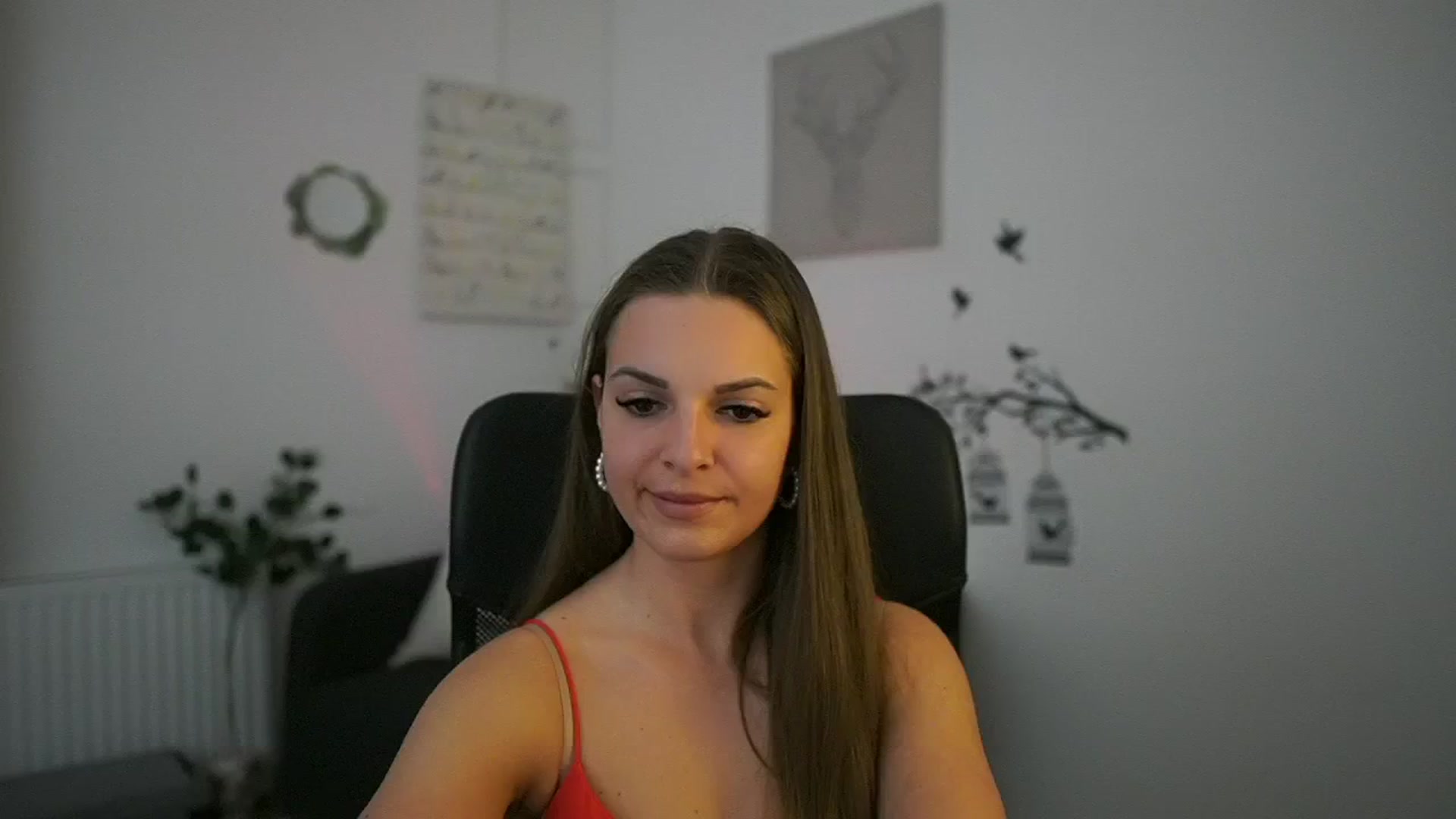 Gallery image thumbnail from Alecsa_Fox's myfreecams stream on, 04/27/2025, 20:22 image 16 of 20