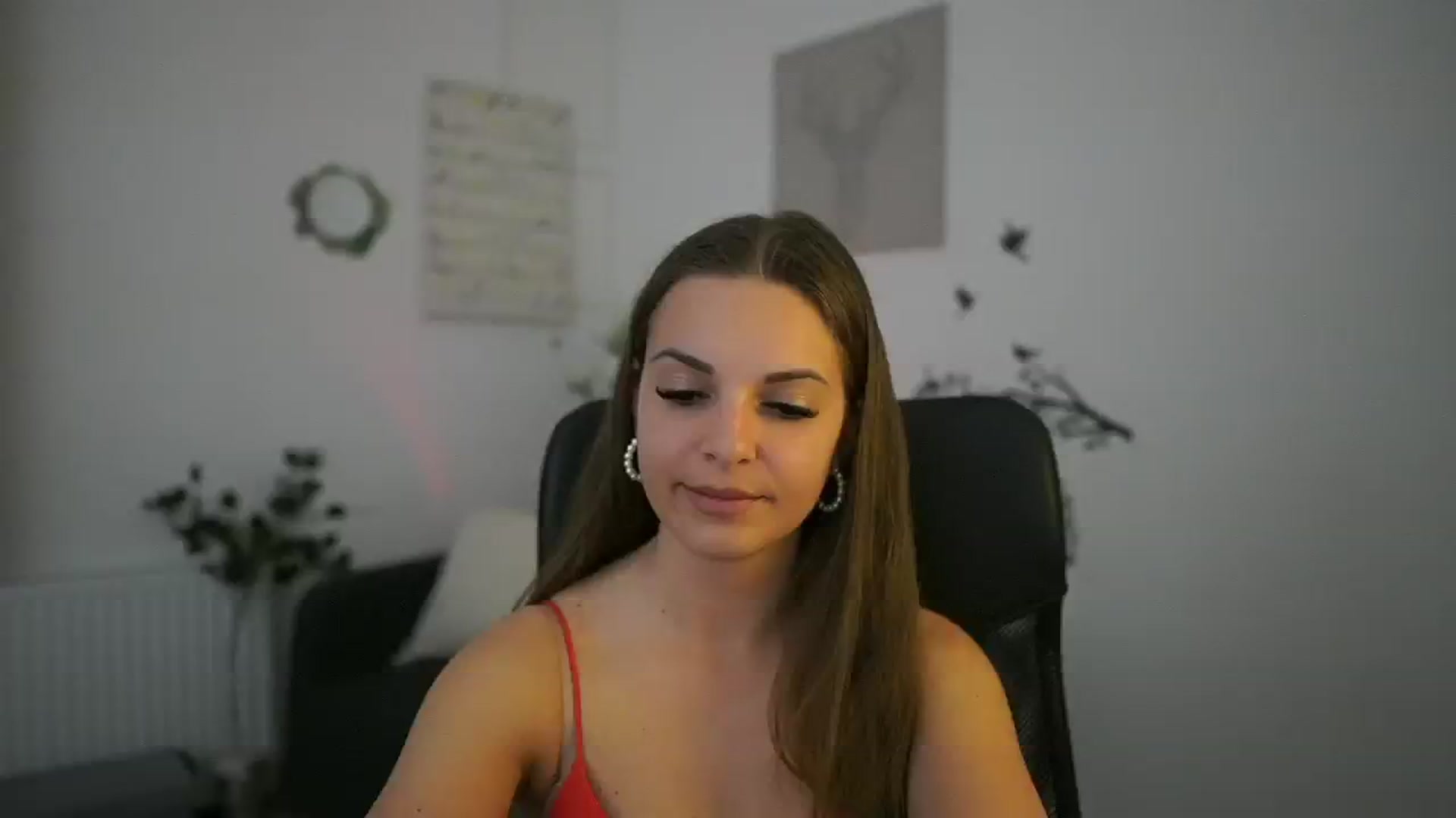 Gallery image thumbnail from Alecsa_Fox's myfreecams stream on, 04/27/2025, 21:08 image 12 of 20