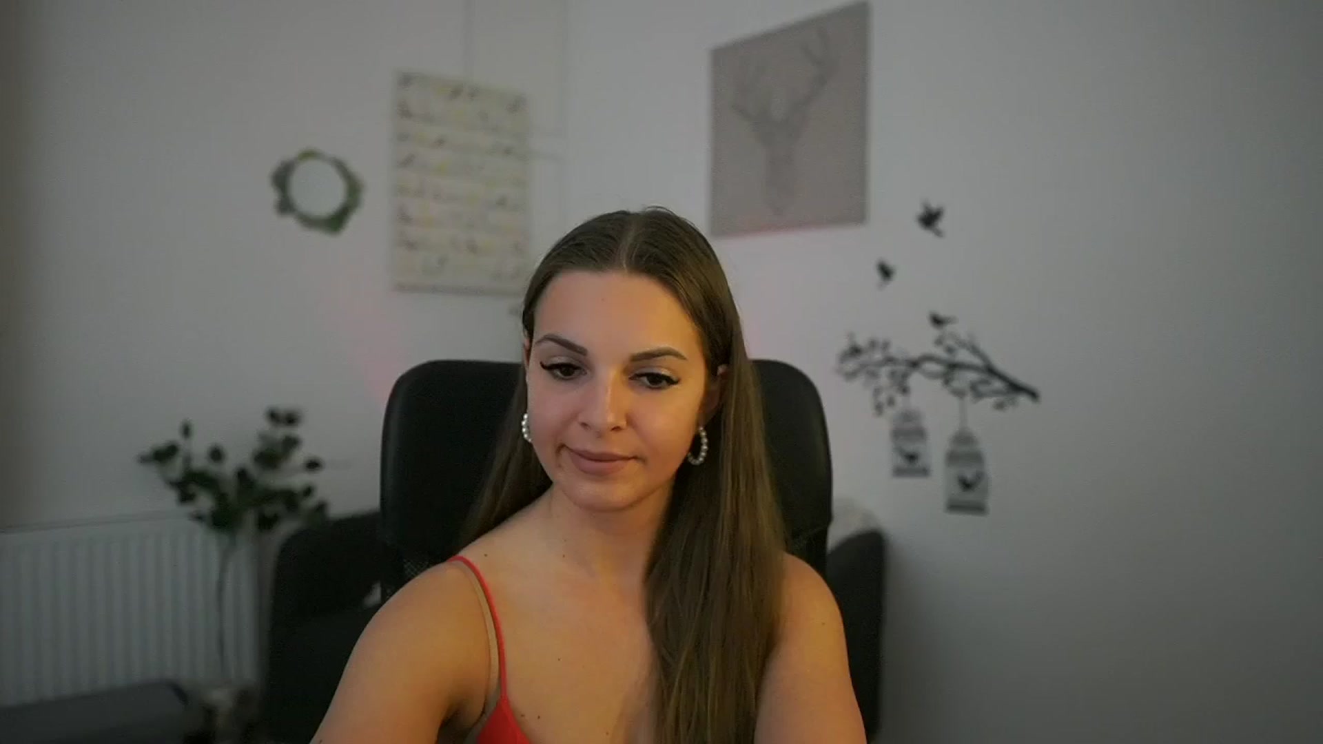 Gallery image thumbnail from Alecsa_Fox's myfreecams stream on, 04/27/2025, 23:10 image 15 of 20