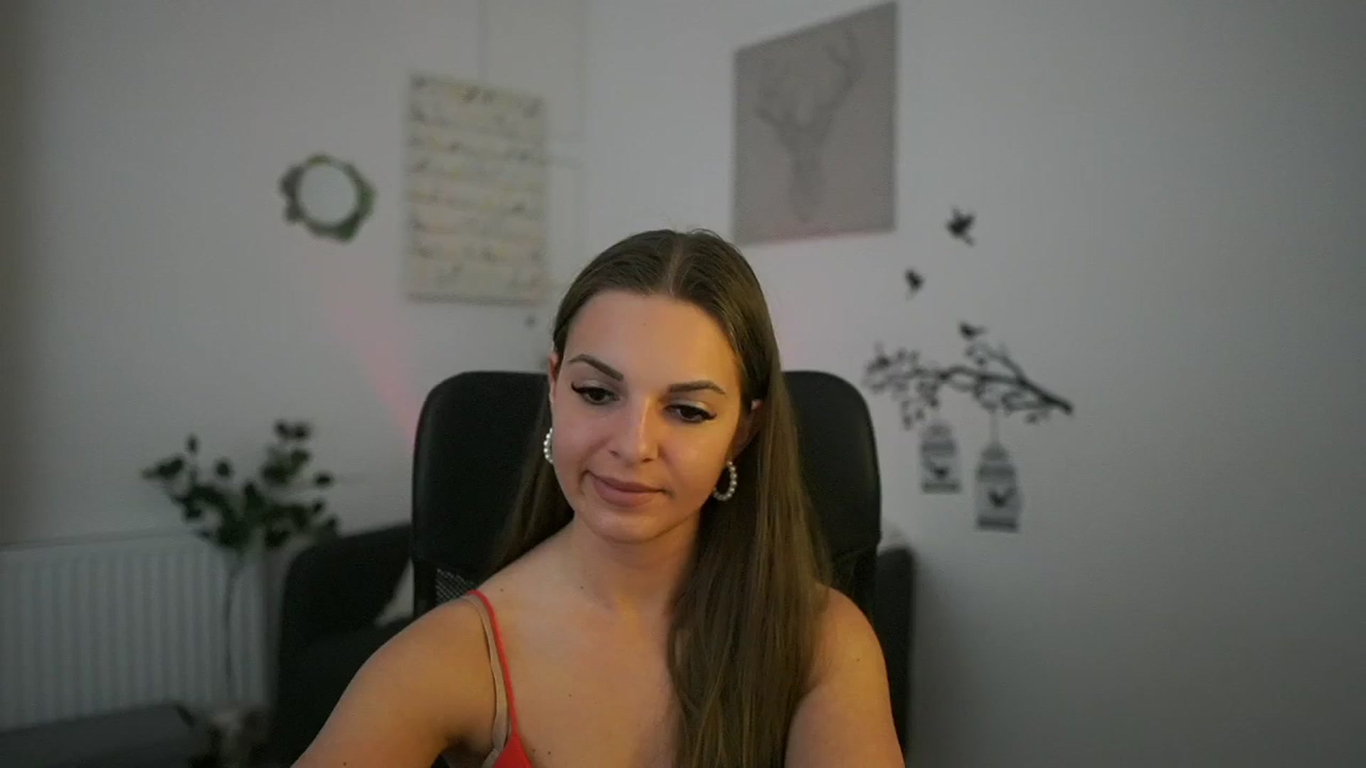 Gallery image thumbnail from Alecsa_Fox's myfreecams stream on, 04/27/2025, 23:10 image 18 of 20