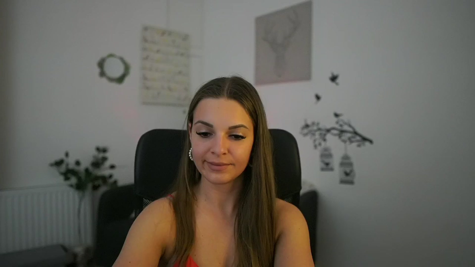 Gallery image thumbnail from Alecsa_Fox's myfreecams stream on, 04/27/2025, 23:59 image 1 of 20