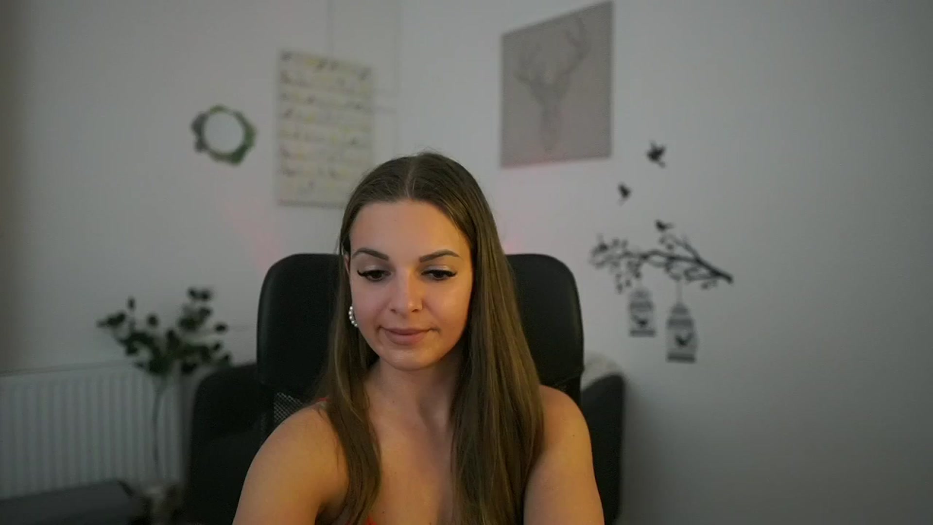 Gallery image thumbnail from Alecsa_Fox's myfreecams stream on, 04/27/2025, 23:59 image 20 of 20
