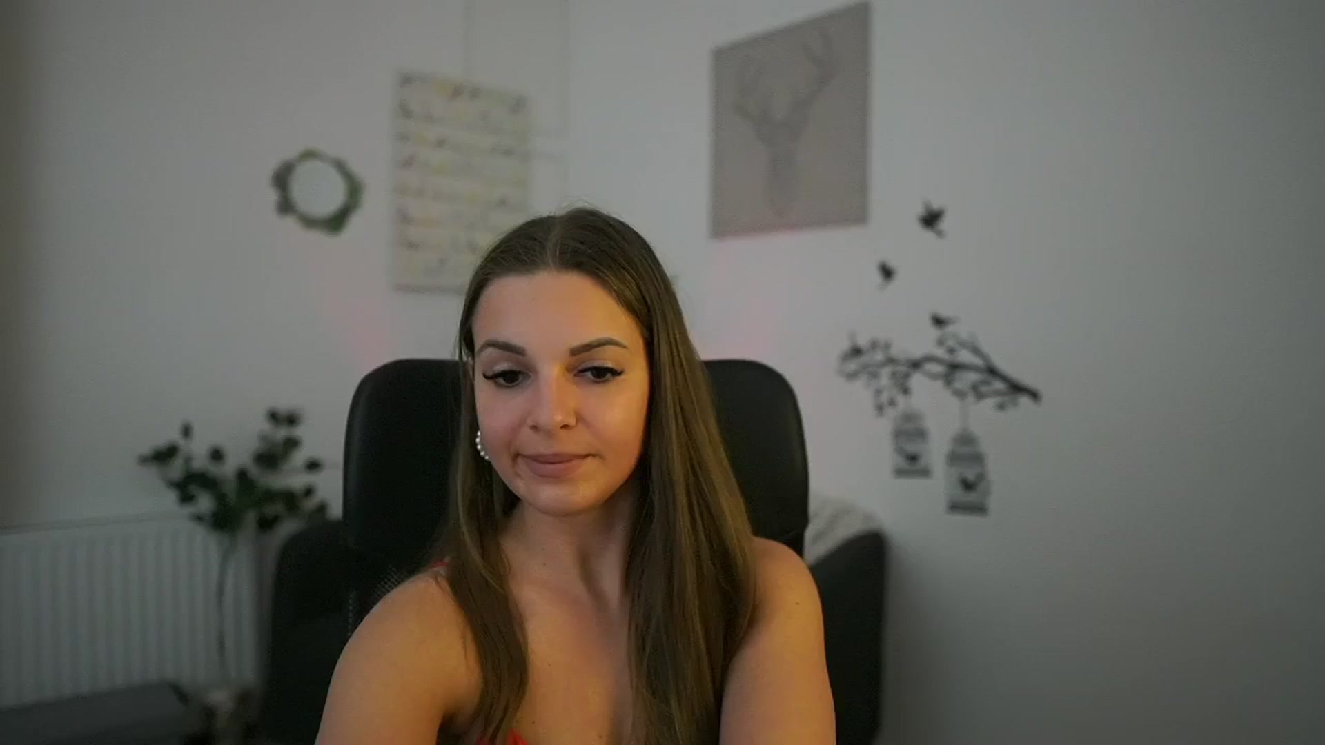 Gallery image thumbnail from Alecsa_Fox's myfreecams stream on, 04/27/2025, 23:59 image 18 of 20
