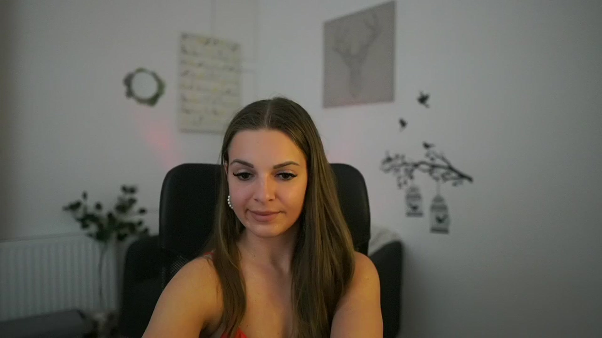 Gallery image thumbnail from Alecsa_Fox's myfreecams stream on, 04/27/2025, 23:59 image 13 of 20