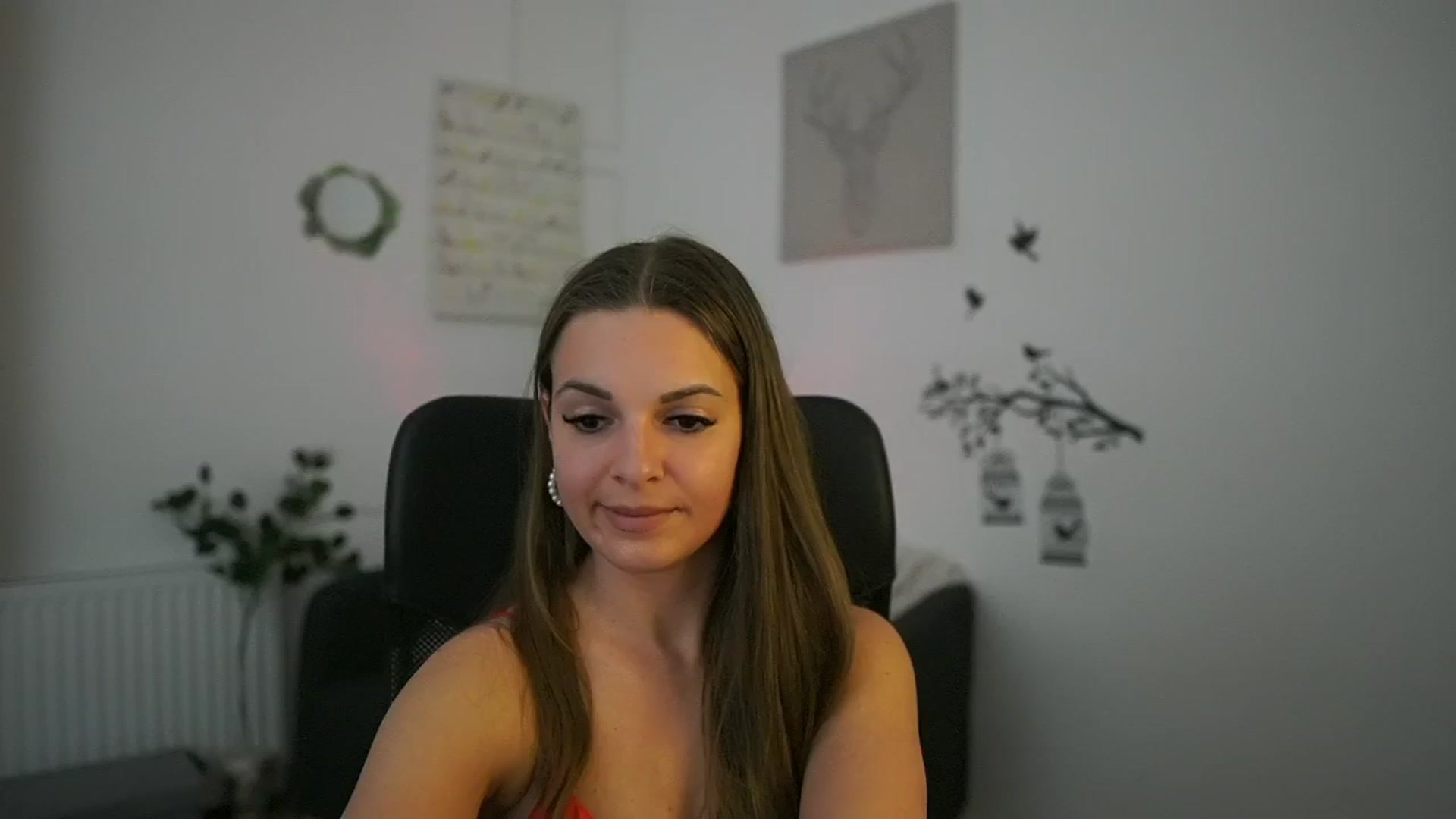 Gallery image thumbnail from Alecsa_Fox's myfreecams stream on, 04/27/2025, 23:59 image 15 of 20