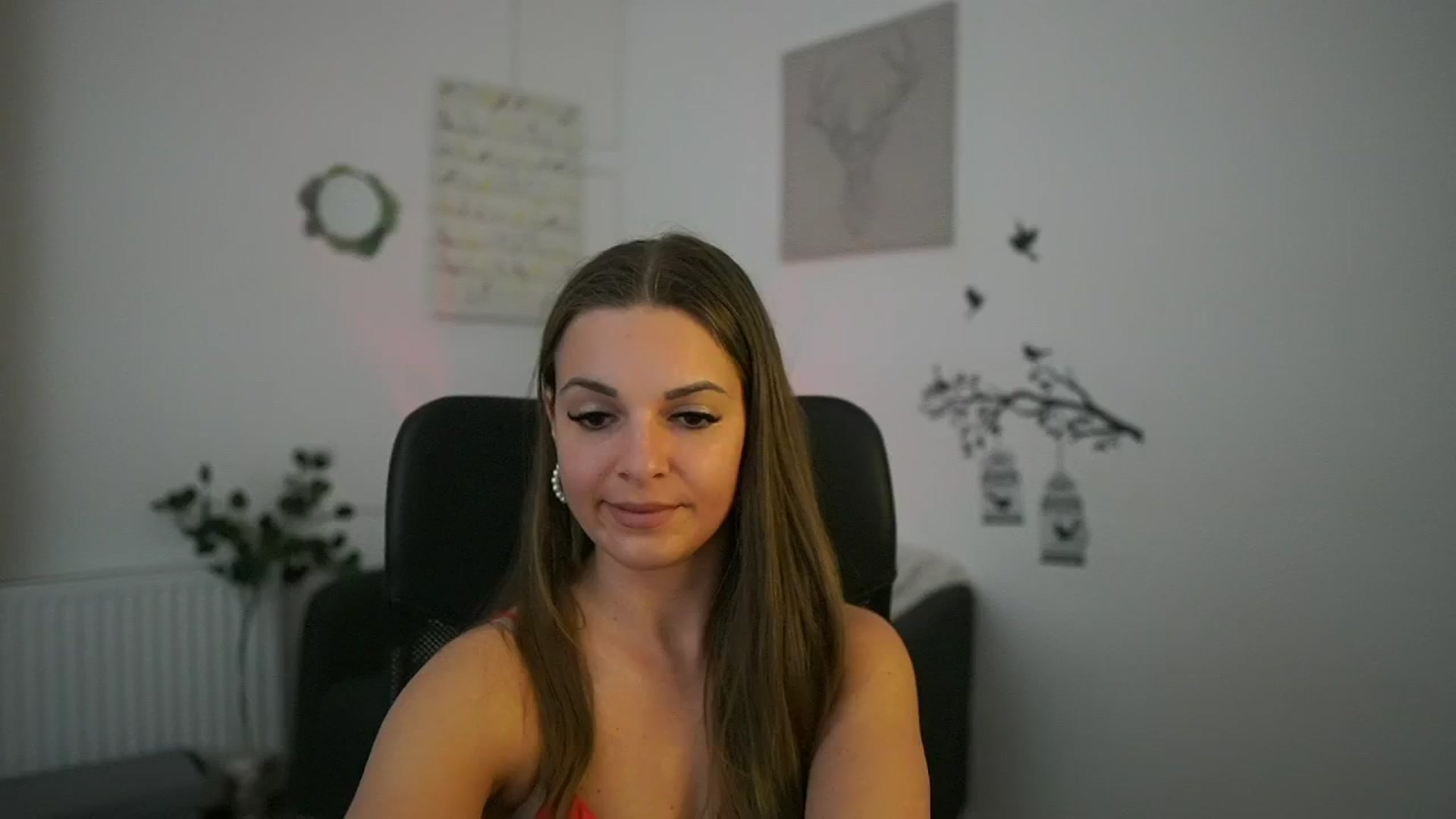 Gallery image thumbnail from Alecsa_Fox's myfreecams stream on, 04/27/2025, 23:59 image 11 of 20