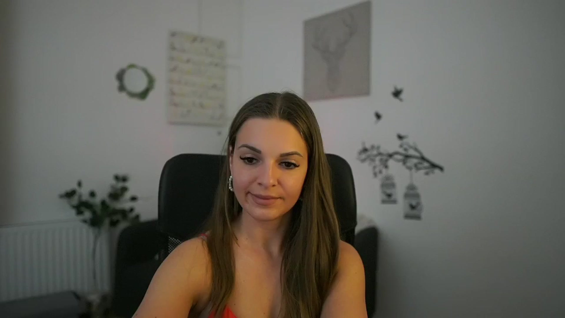 Gallery image thumbnail from Alecsa_Fox's myfreecams stream on, 04/27/2025, 23:59 image 3 of 20