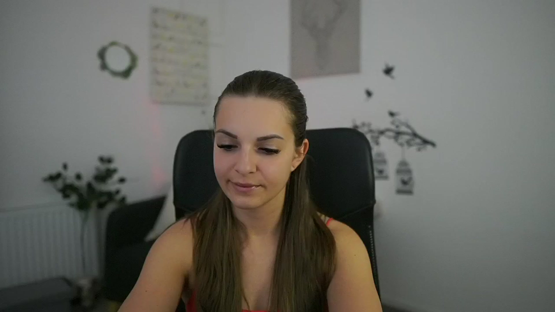 Gallery image thumbnail from Alecsa_Fox's myfreecams stream on, 04/28/2025, 18:59 image 20 of 20