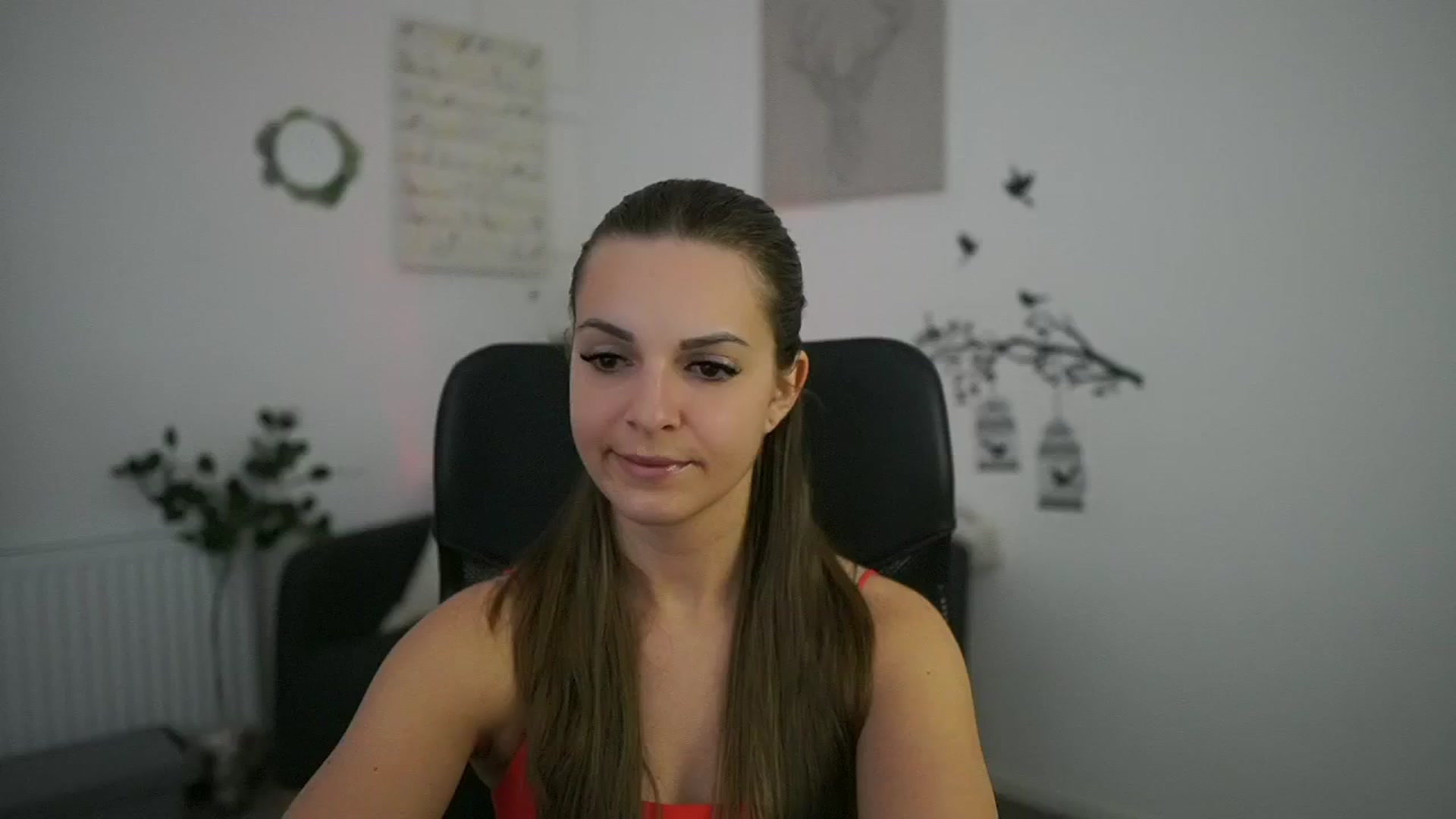 Gallery image thumbnail from Alecsa_Fox's myfreecams stream on, 04/28/2025, 18:59 image 13 of 20