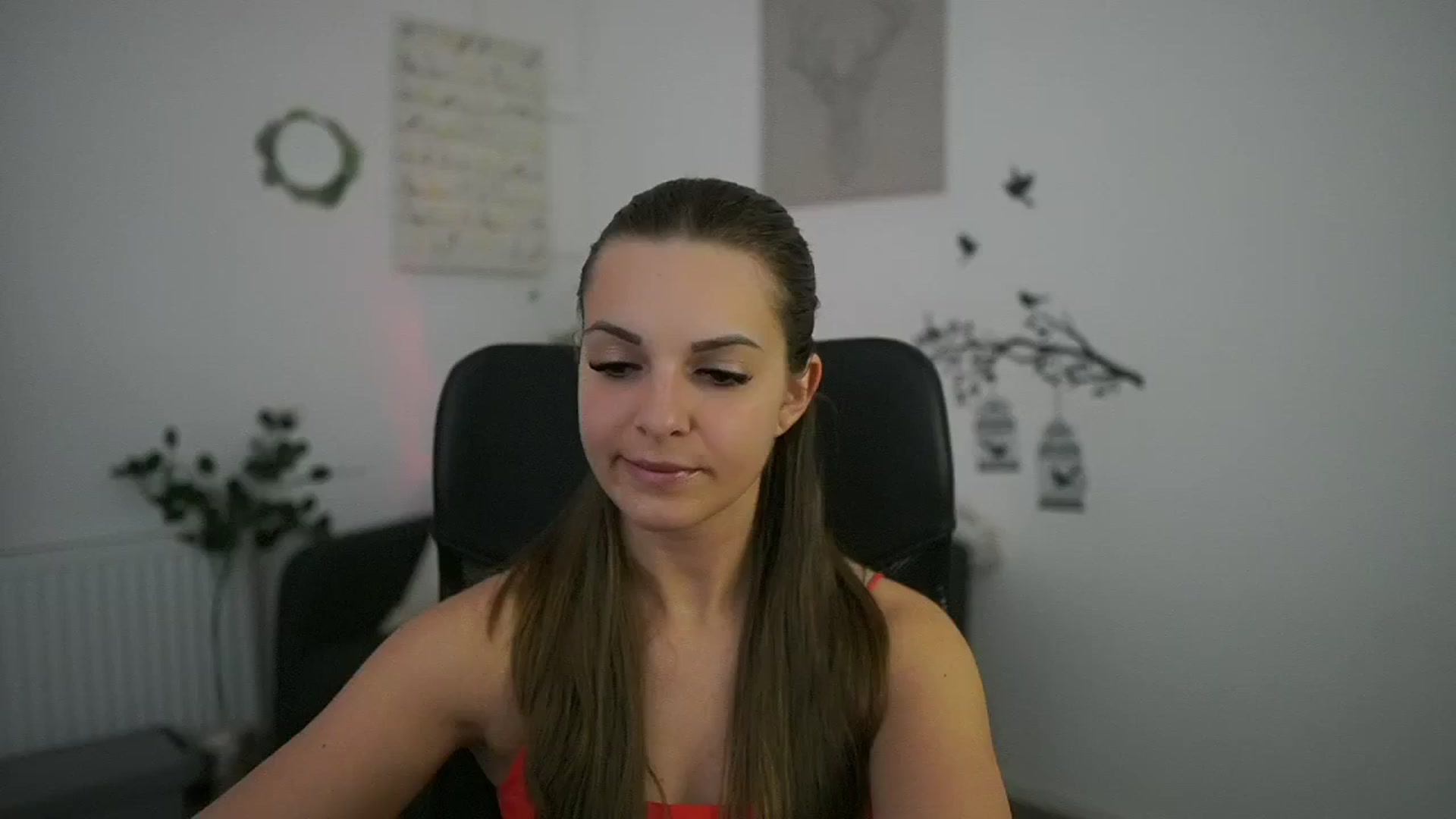 Gallery image thumbnail from Alecsa_Fox's myfreecams stream on, 04/28/2025, 18:59 image 11 of 20
