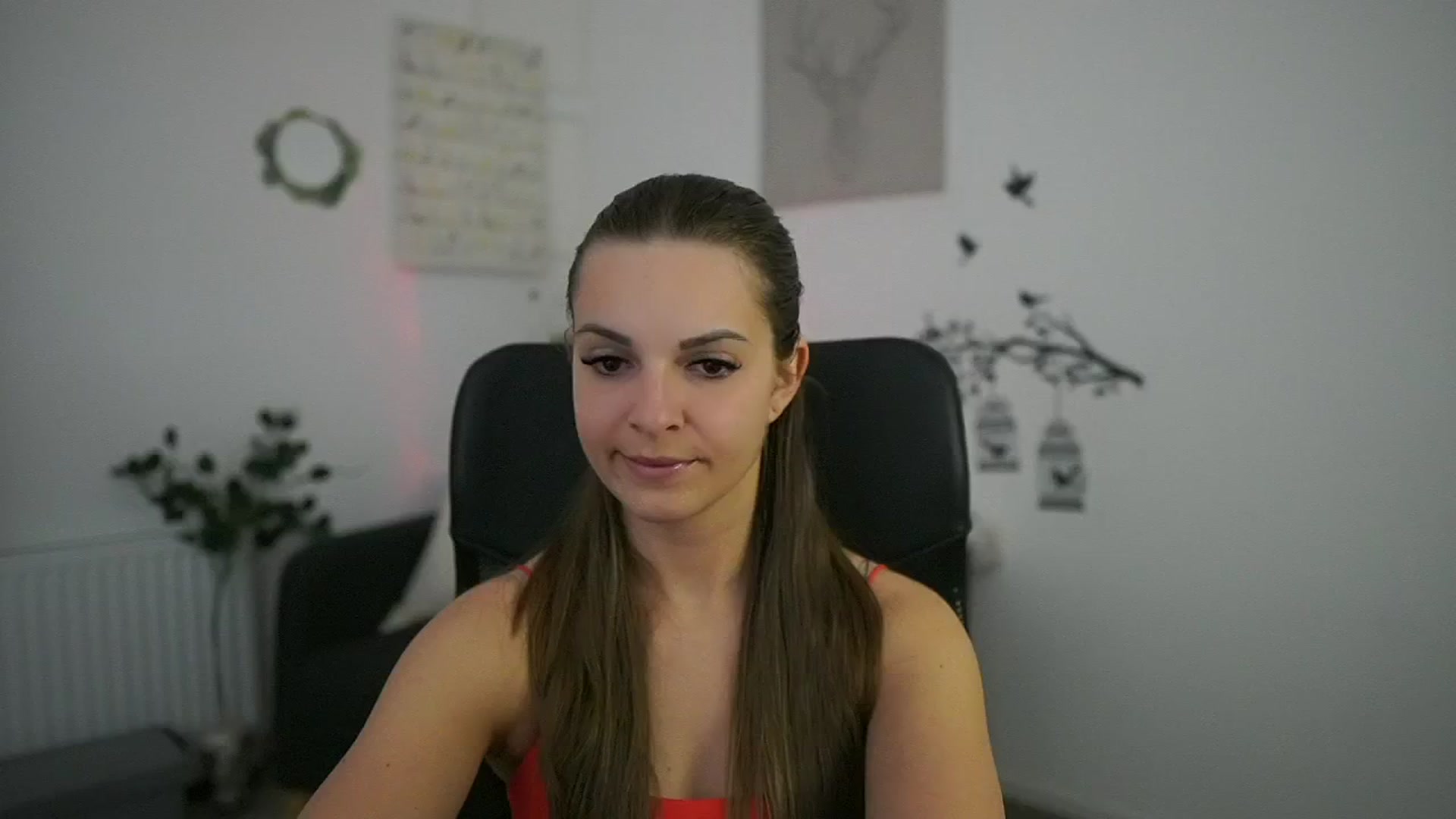 Gallery image thumbnail from Alecsa_Fox's myfreecams stream on, 04/28/2025, 18:59 image 6 of 20