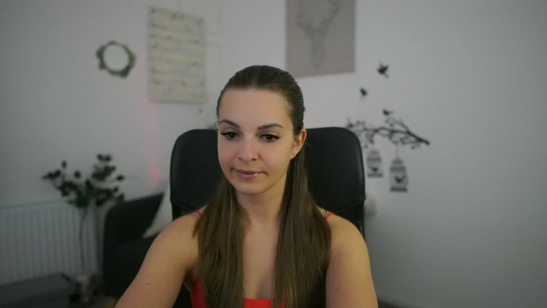 Gallery image thumbnail from Alecsa_Fox's myfreecams stream on, 04/28/2025, 18:59 image 5 of 20