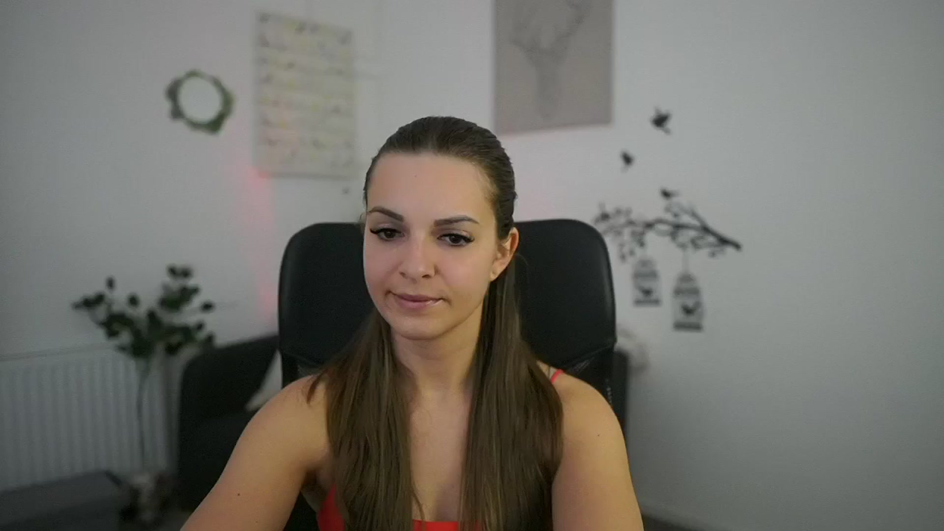 Gallery image thumbnail from Alecsa_Fox's myfreecams stream on, 04/28/2025, 18:59 image 15 of 20