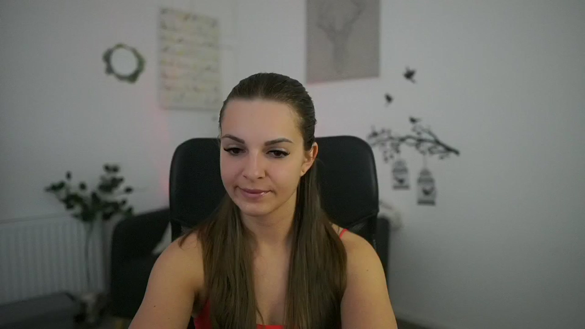 Gallery image thumbnail from Alecsa_Fox's myfreecams stream on, 04/28/2025, 18:59 image 18 of 20