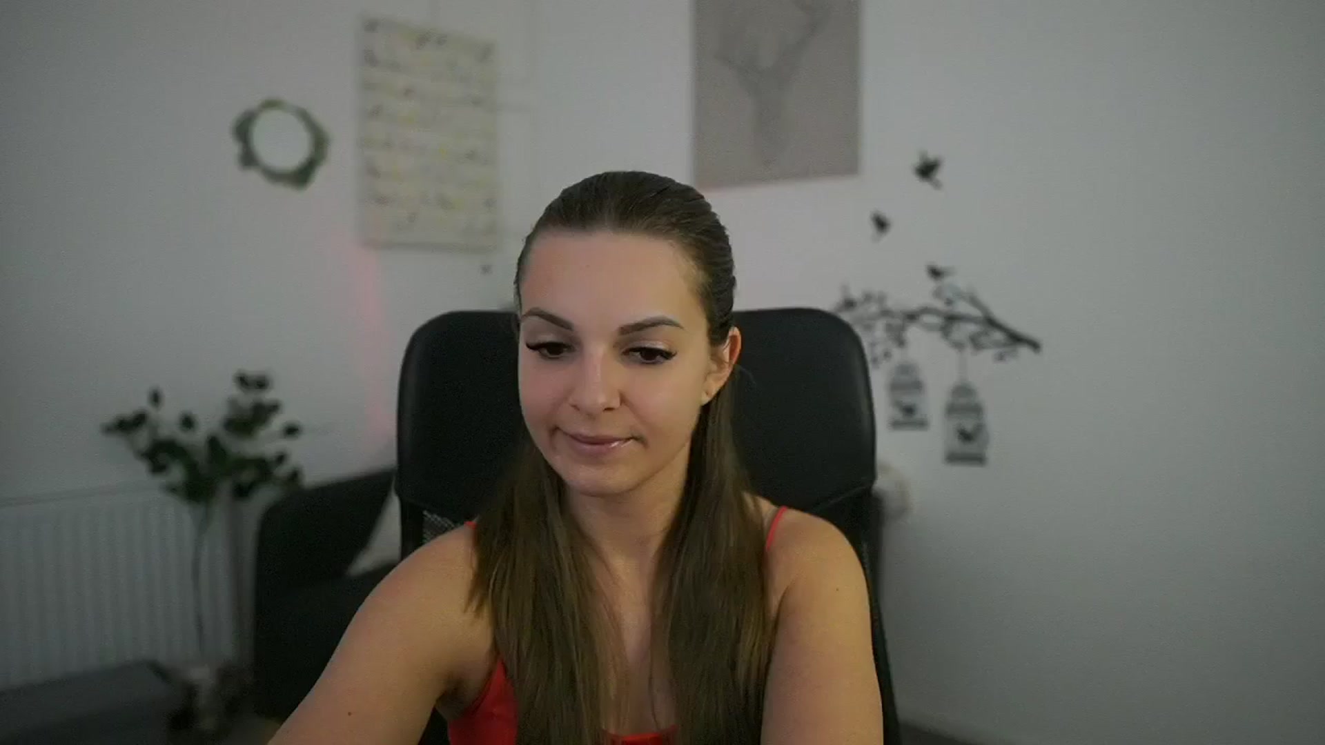 Gallery image thumbnail from Alecsa_Fox's myfreecams stream on, 04/28/2025, 20:06 image 8 of 20