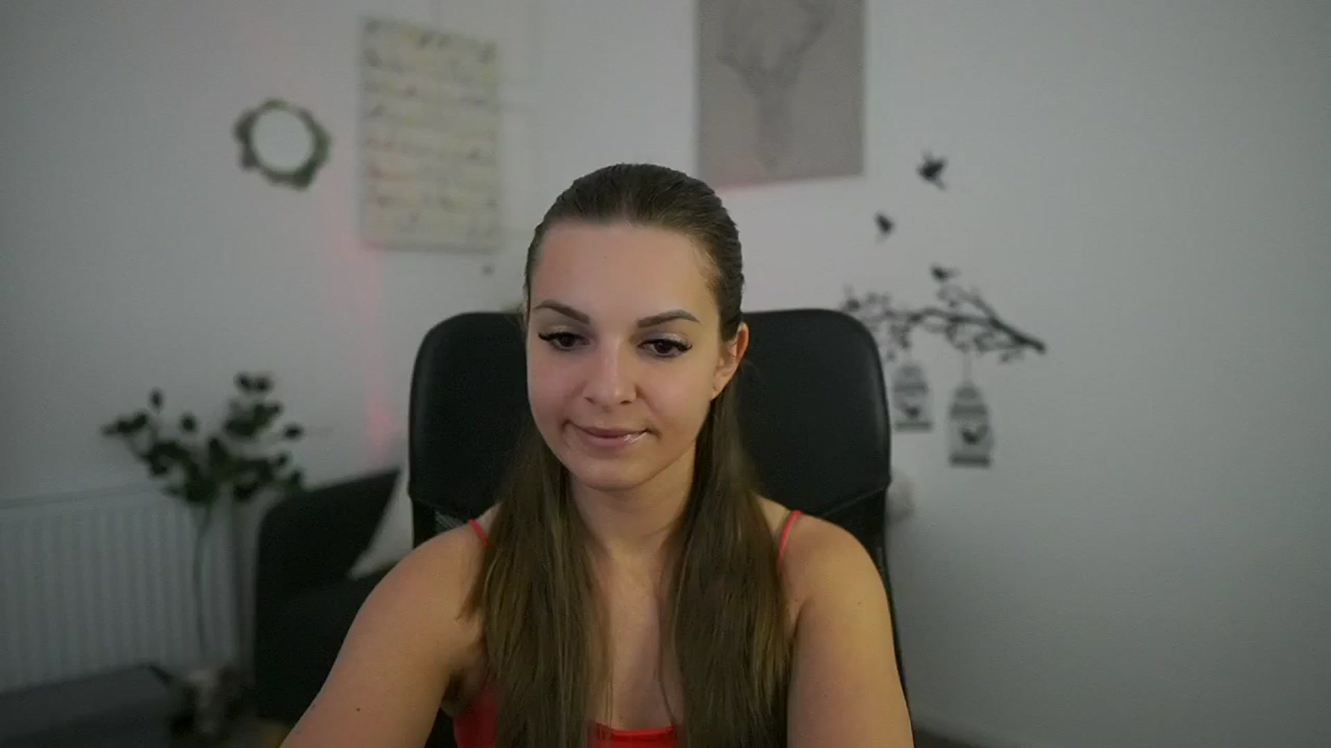 Gallery image thumbnail from Alecsa_Fox's myfreecams stream on, 04/28/2025, 20:06 image 5 of 20