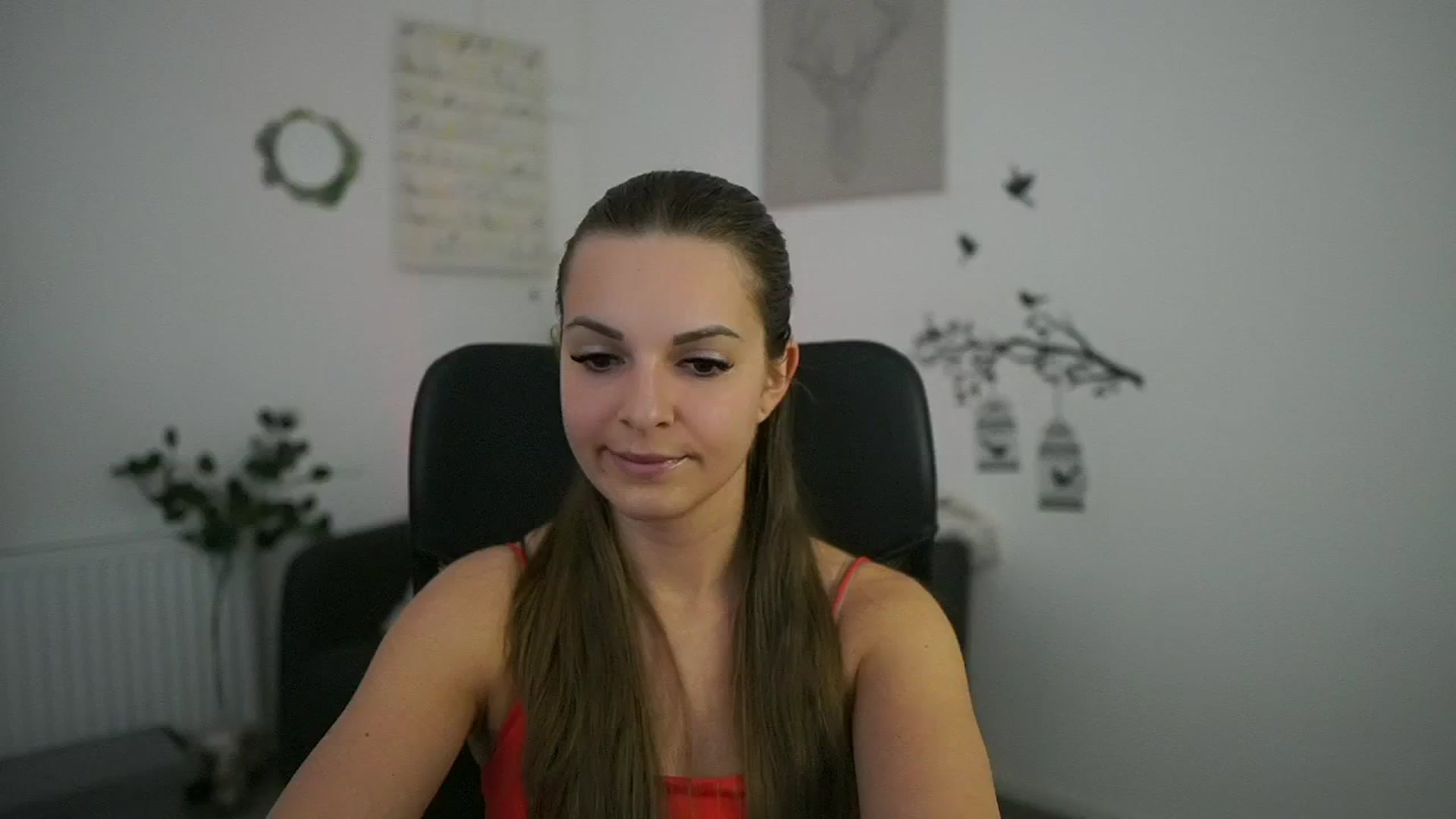 Gallery image thumbnail from Alecsa_Fox's myfreecams stream on, 04/28/2025, 20:06 image 18 of 20