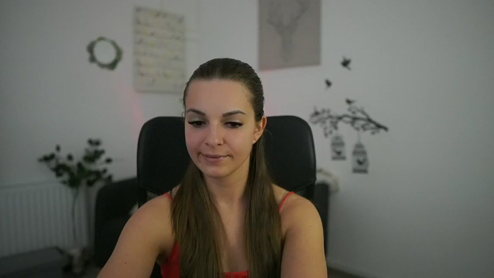 Gallery image thumbnail from Alecsa_Fox's myfreecams stream on, 04/28/2025, 20:06 image 19 of 20