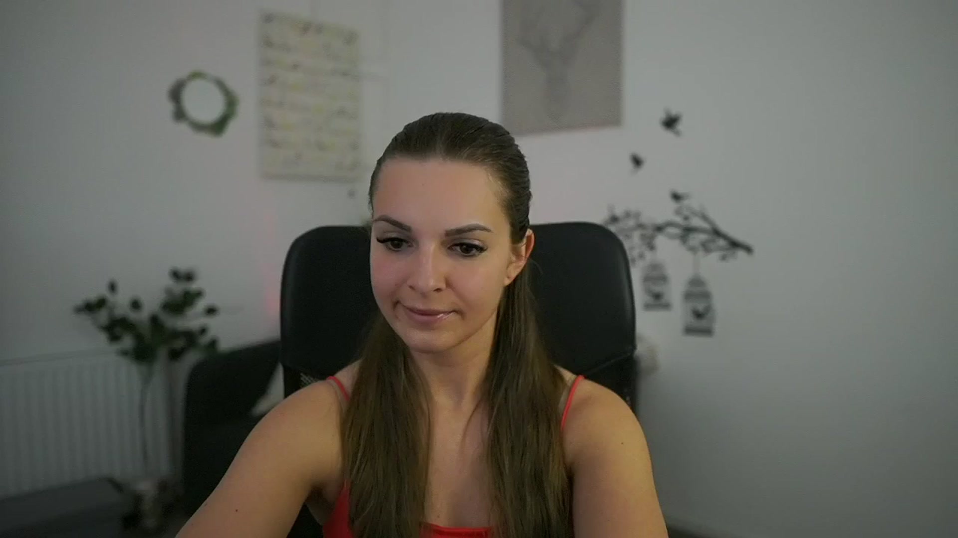Gallery image thumbnail from Alecsa_Fox's myfreecams stream on, 04/28/2025, 21:07 image 3 of 20