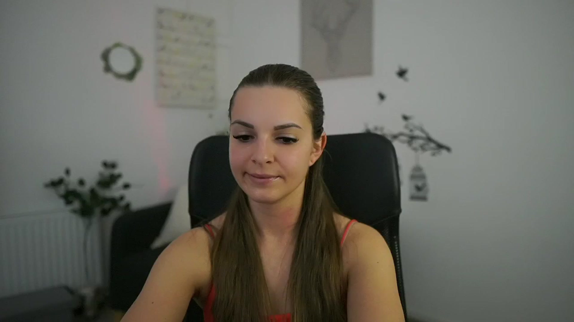 Gallery image thumbnail from Alecsa_Fox's myfreecams stream on, 04/28/2025, 21:07 image 11 of 20
