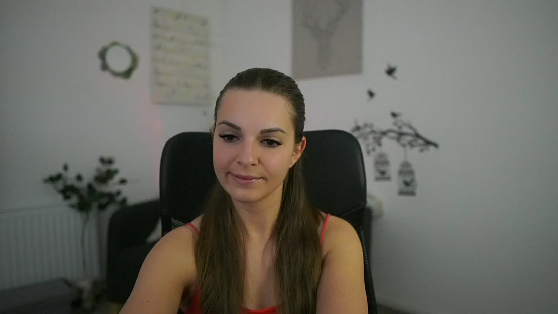 Gallery image thumbnail from Alecsa_Fox's myfreecams stream on, 04/28/2025, 21:07 image 6 of 20