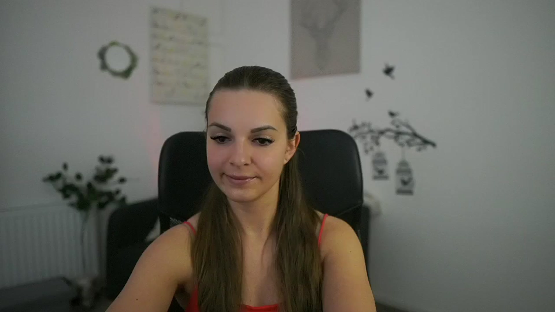 Gallery image thumbnail from Alecsa_Fox's myfreecams stream on, 04/28/2025, 21:07 image 4 of 20