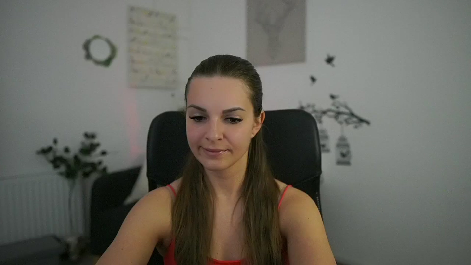 Gallery image thumbnail from Alecsa_Fox's myfreecams stream on, 04/28/2025, 21:07 image 2 of 20